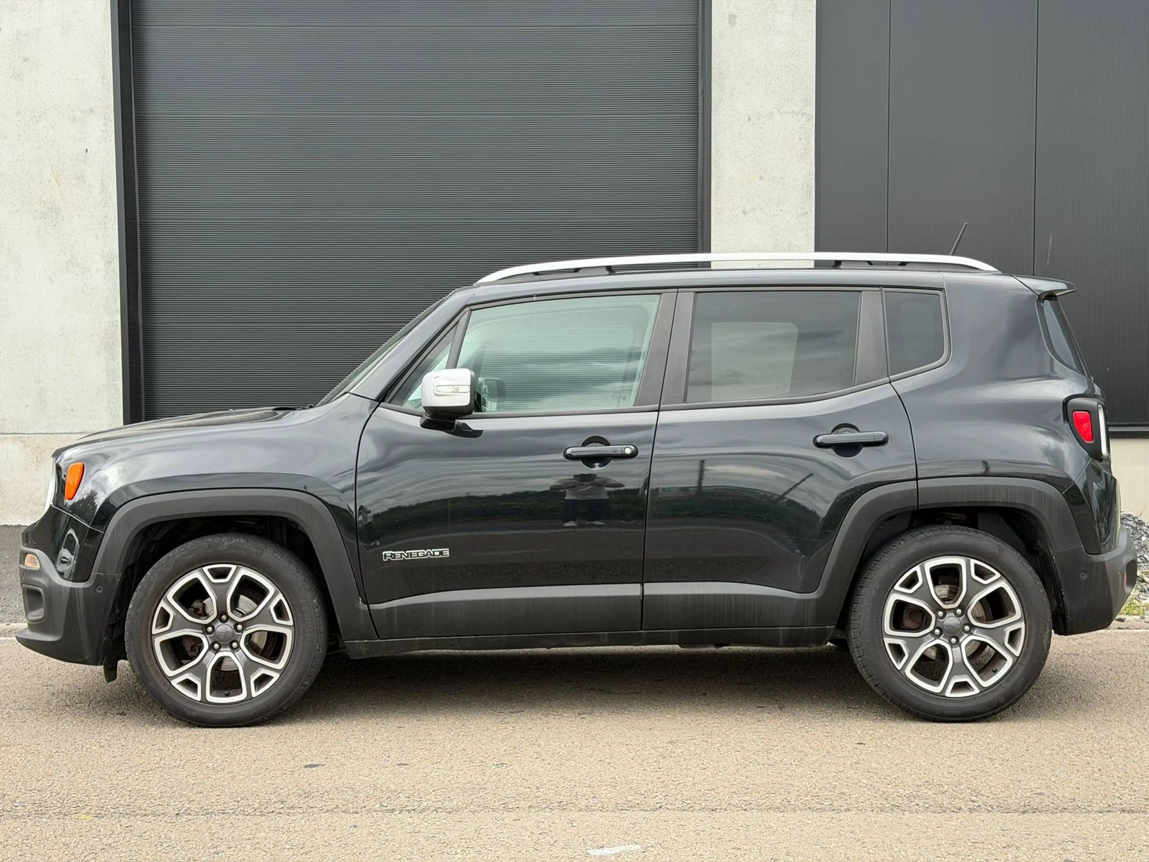 Jeep Renegade 1.6 MJD Navi/Clim Dig/Cuir/Jantes — photo 4
