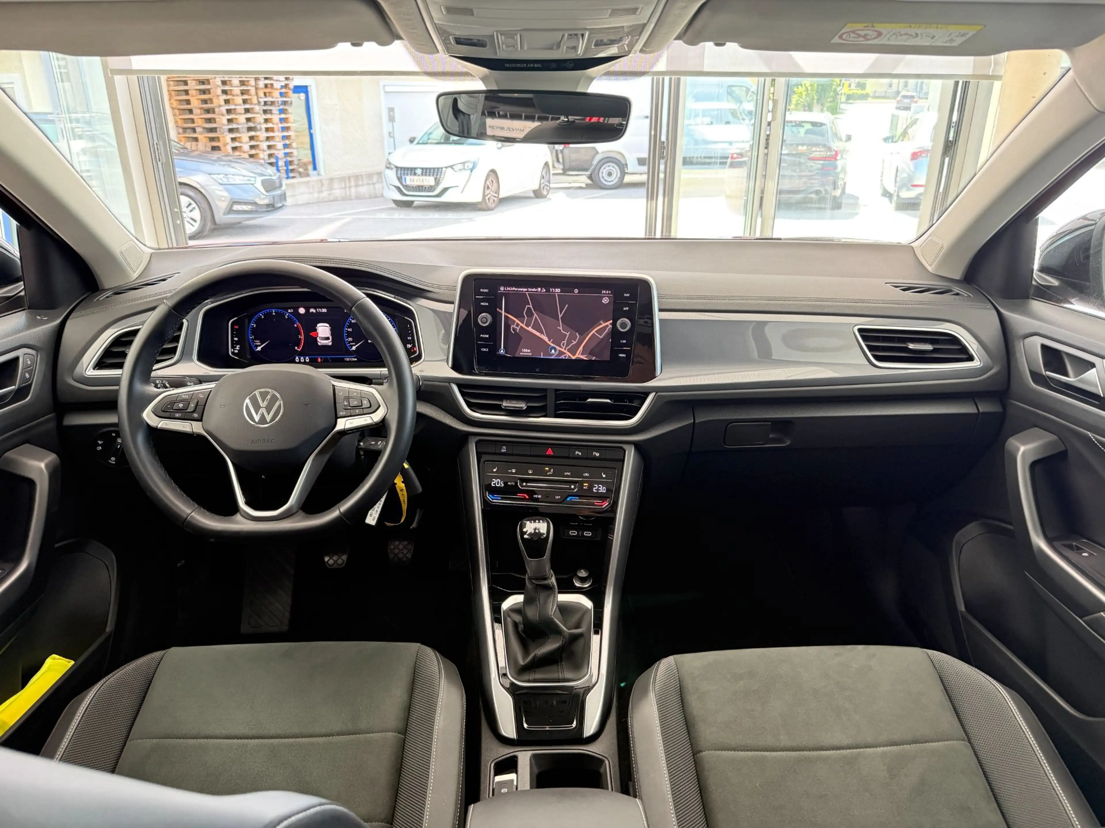 Volkswagen T-Roc 1,0 TSI Style — photo 12