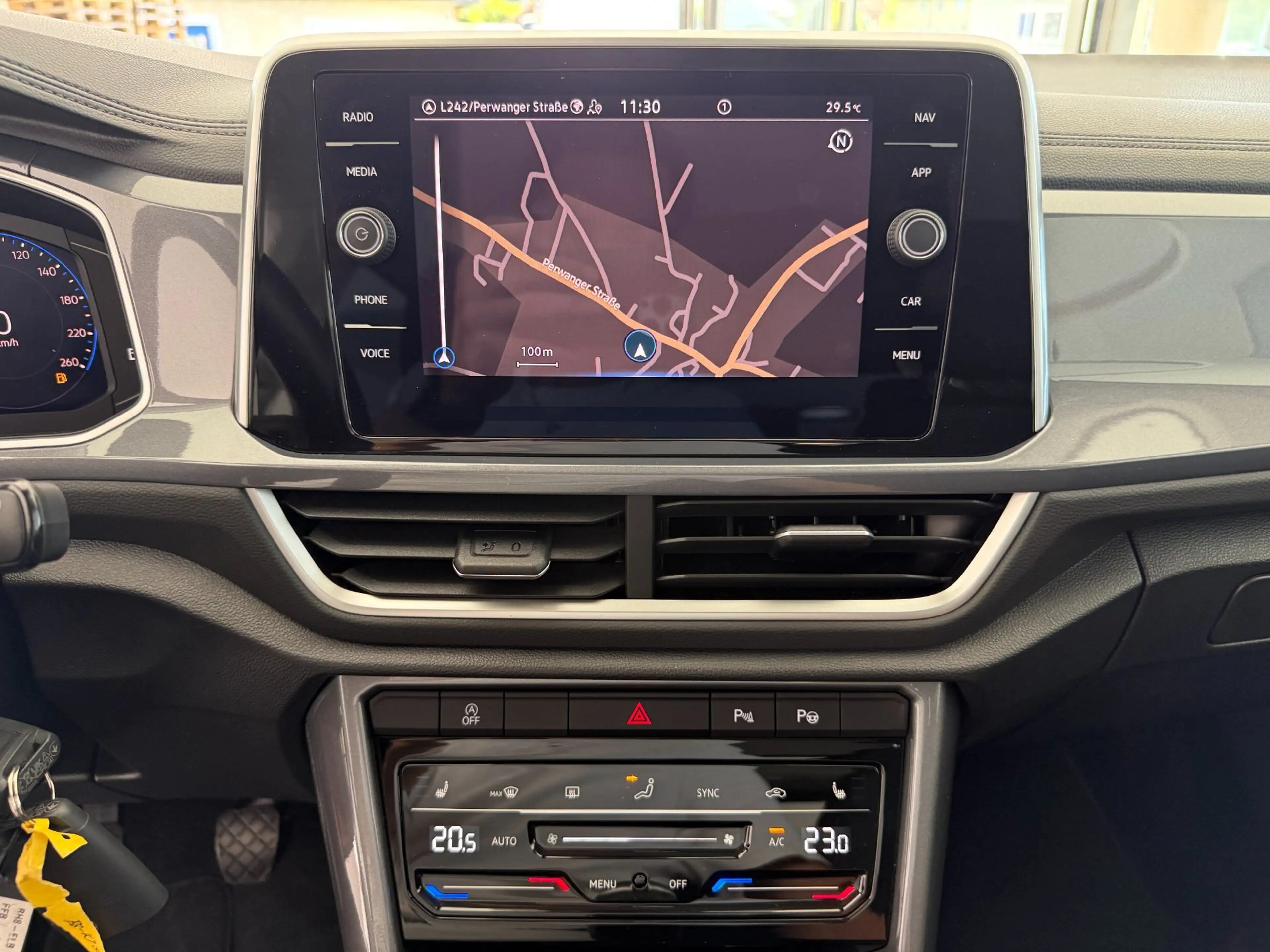 Volkswagen T-Roc 1,0 TSI Style — photo 13
