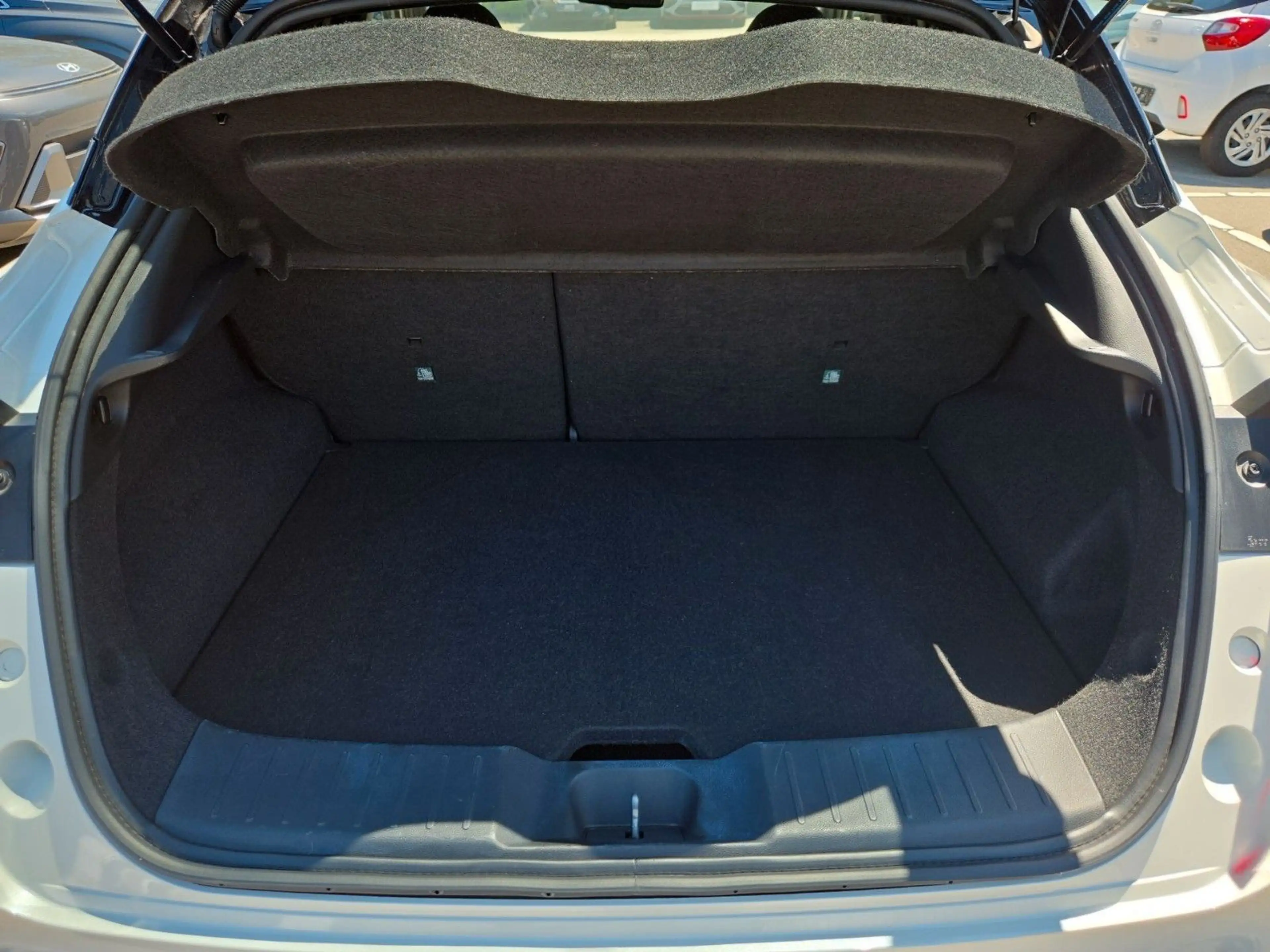 Nissan Juke N-Connecta 1.6 Hybrid 143PS AT *NAVI,SITZHEIZUNG — photo 12
