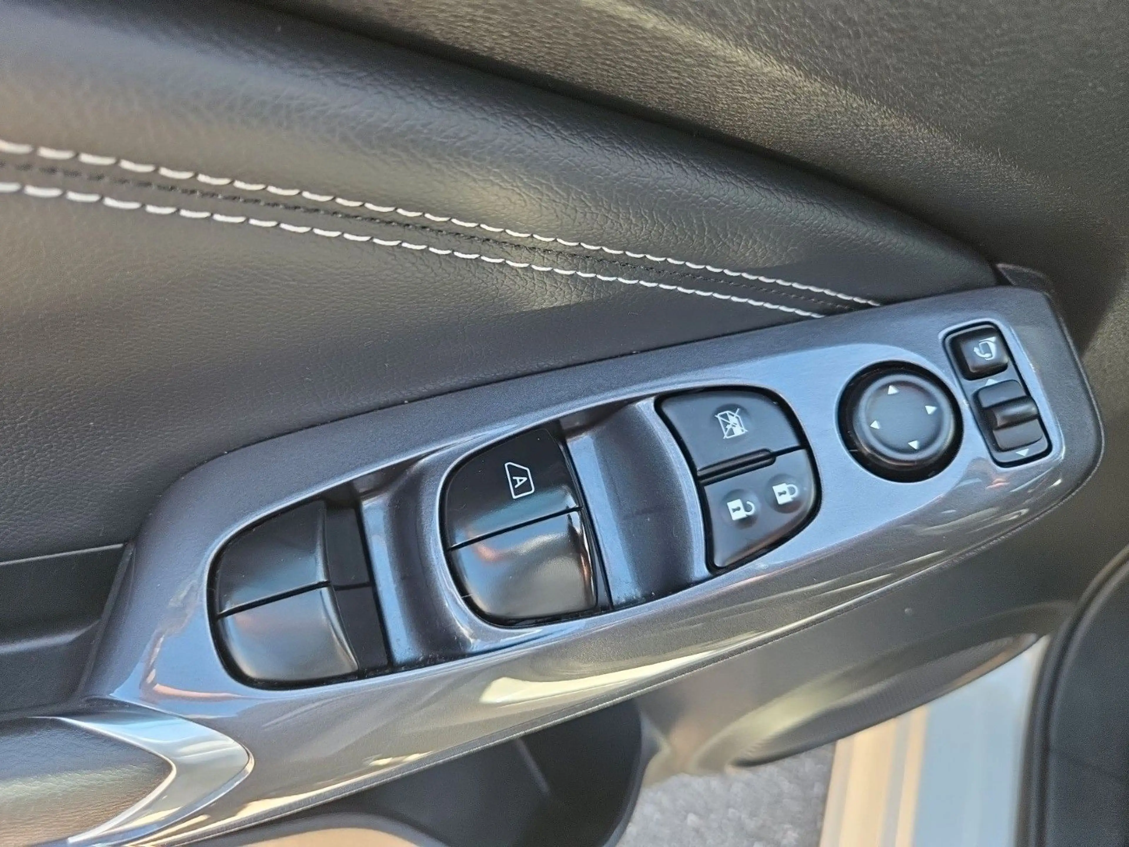 Nissan Juke N-Connecta 1.6 Hybrid 143PS AT *NAVI,SITZHEIZUNG — photo 13