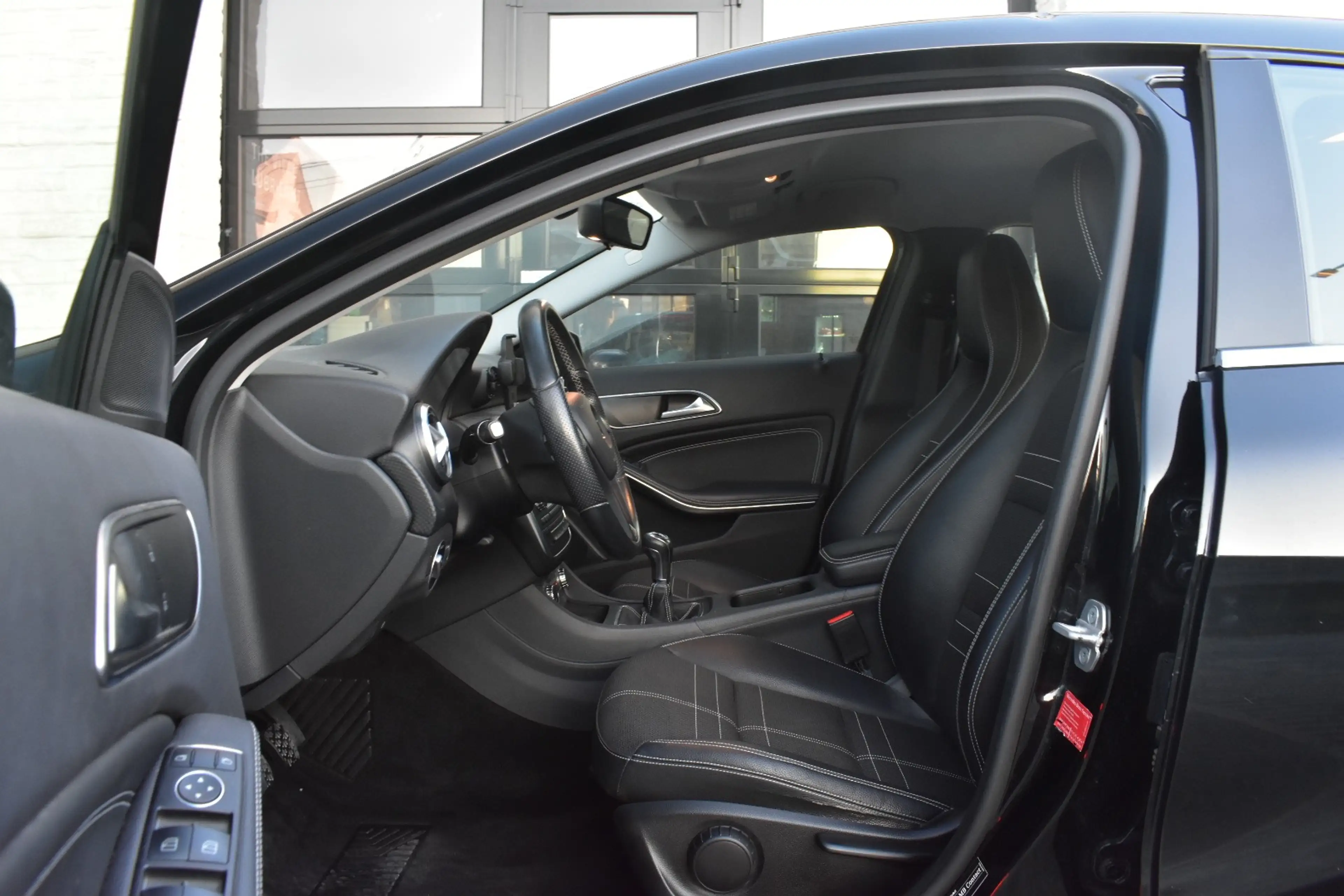 Mercedes-Benz A 200 I Style / Sportzetels / Leder / PDC / Verw Zetels / Topstaat / Garantie — photo 15