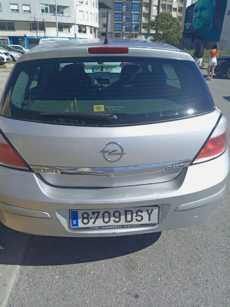 Opel Astra 1.7CDTi Enjoy 100 Gris - 2