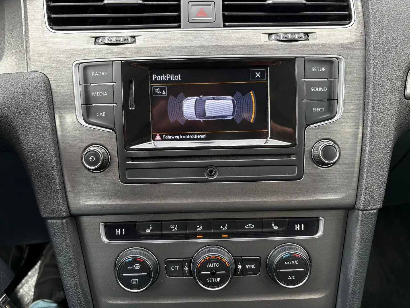 Volkswagen Golf VII 1.4 TSI Lim. Comfortline BMT - PDC SHZ Argent - 2