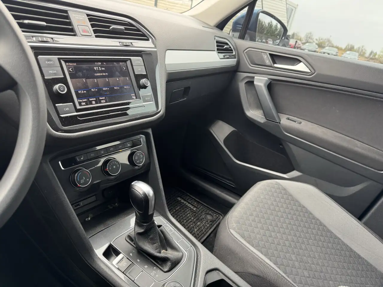 Volkswagen Tiguan снимка Volkswagen Tiguan