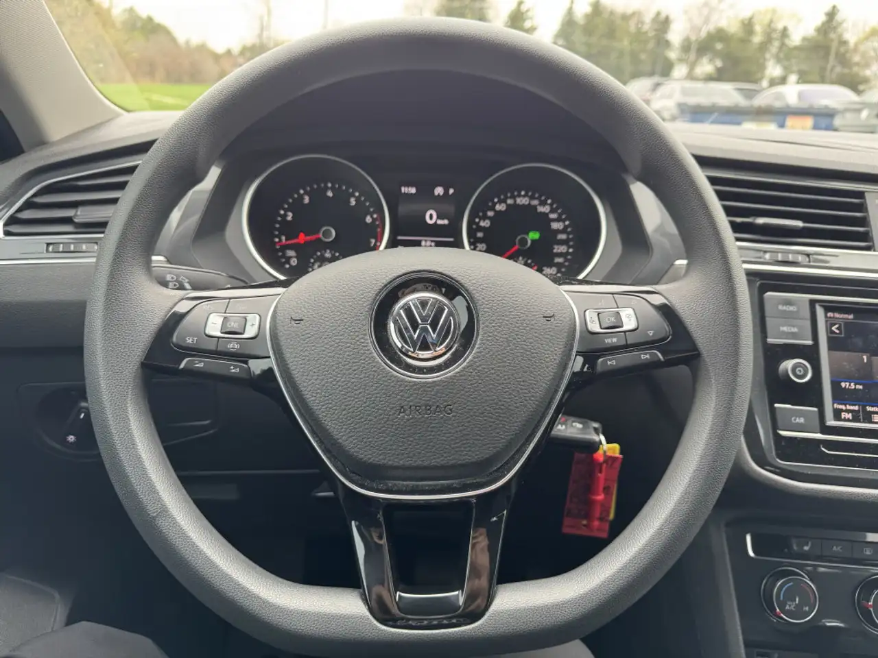 Volkswagen Tiguan снимка Volkswagen Tiguan