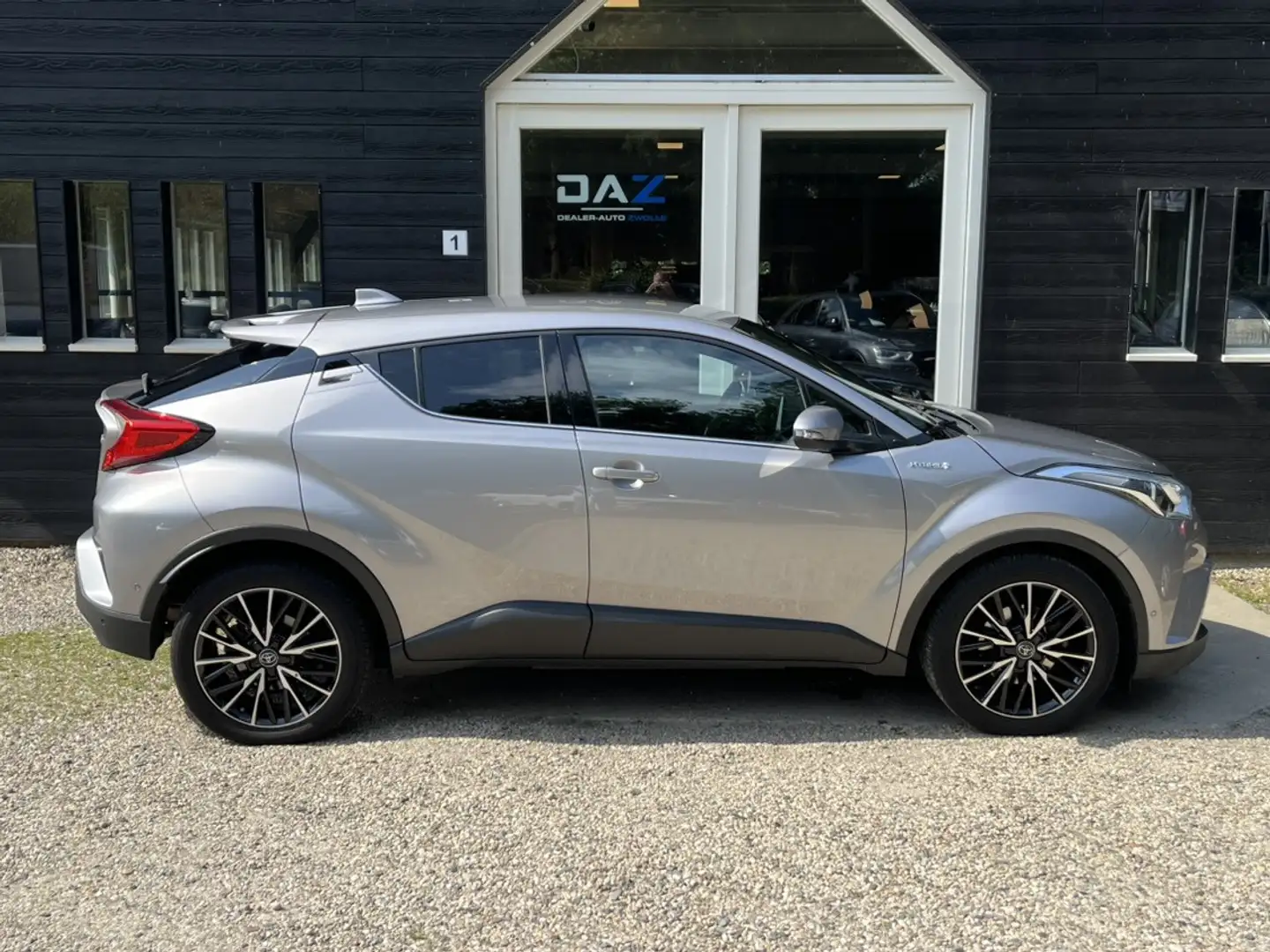 Toyota C-HR 1.8 Hybrid Style Aut/Ecc/Navi/Pdc/Lm Grijs - 2