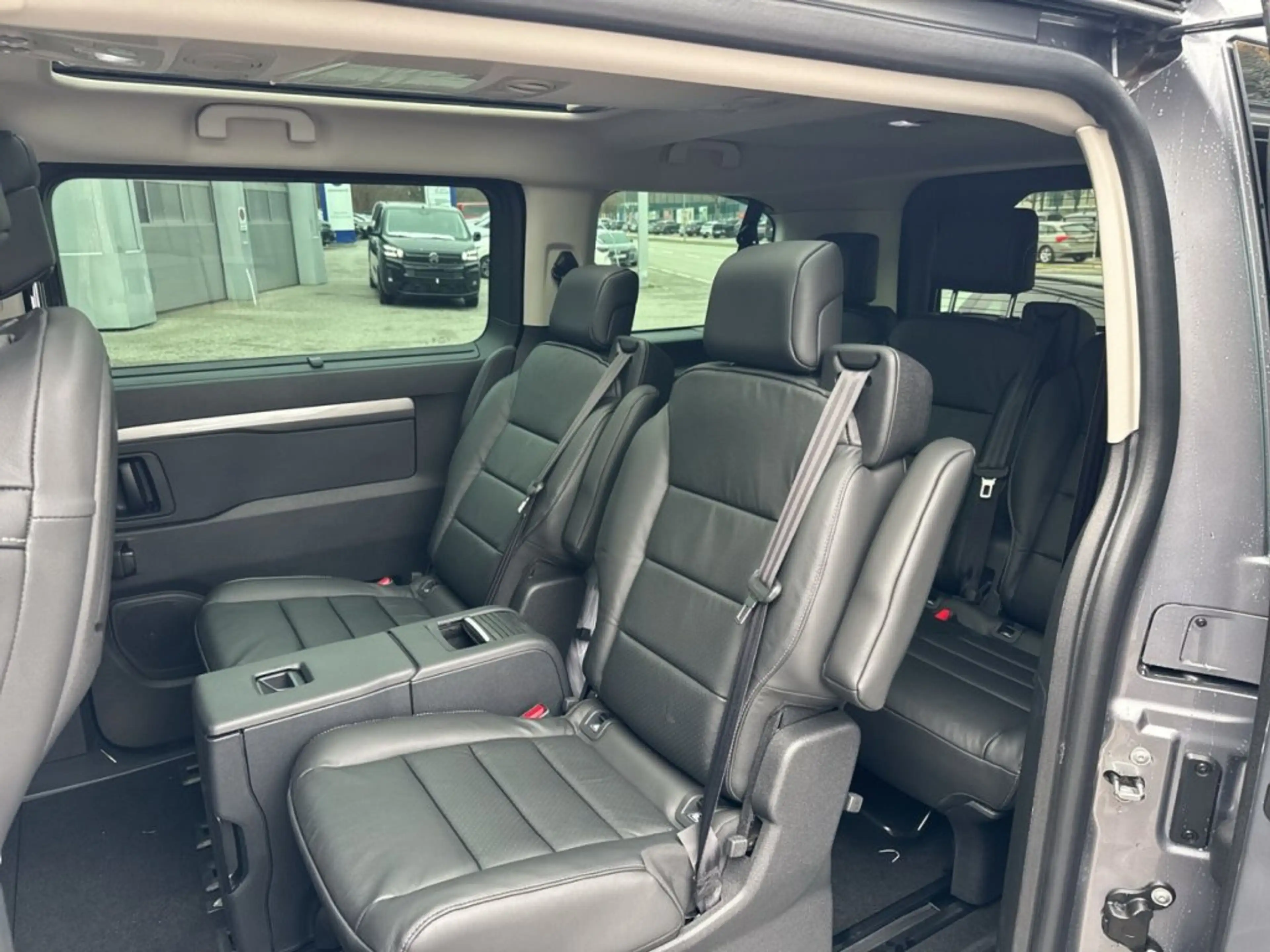 Peugeot Traveller PREMIUM L2 BHDI 180 EAT8 — photo 12
