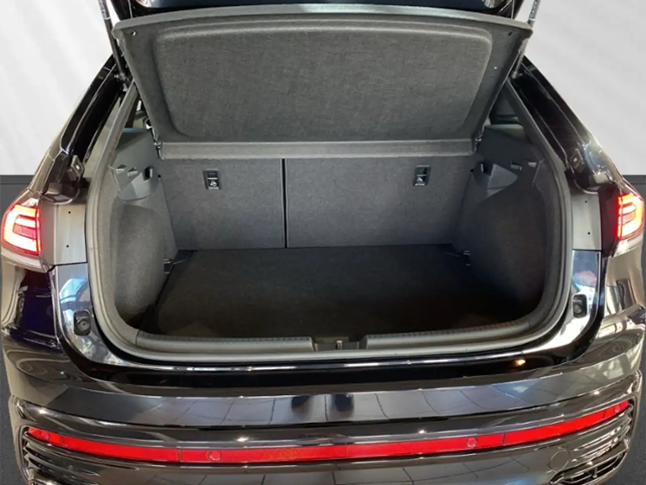 Volkswagen Taigo R-Line 1.5 TSI DSG Blackstyle Matrix Keyless Kame 6