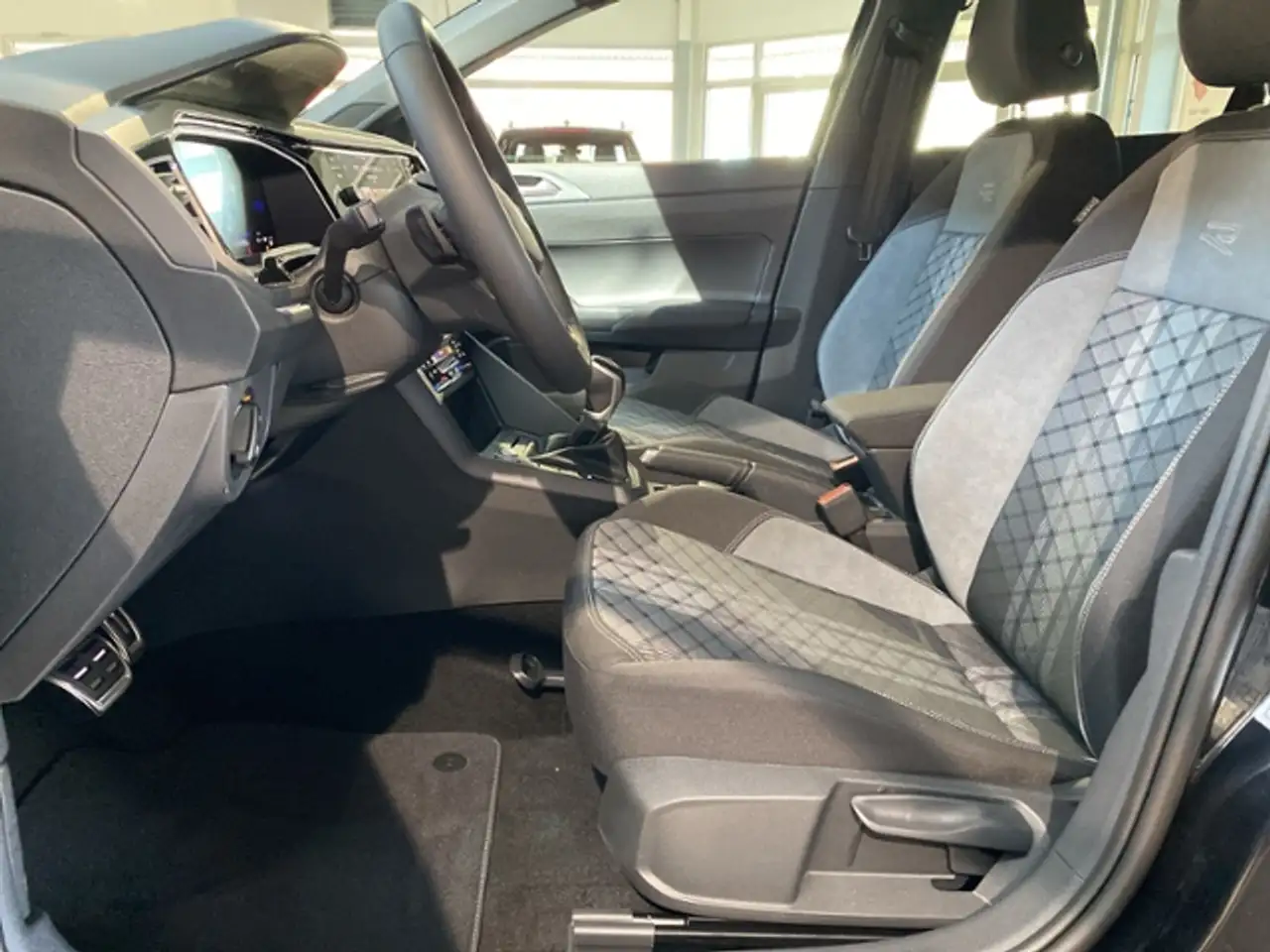 Volkswagen Taigo R-Line 1.5 TSI DSG Blackstyle Matrix Keyless Kame 9