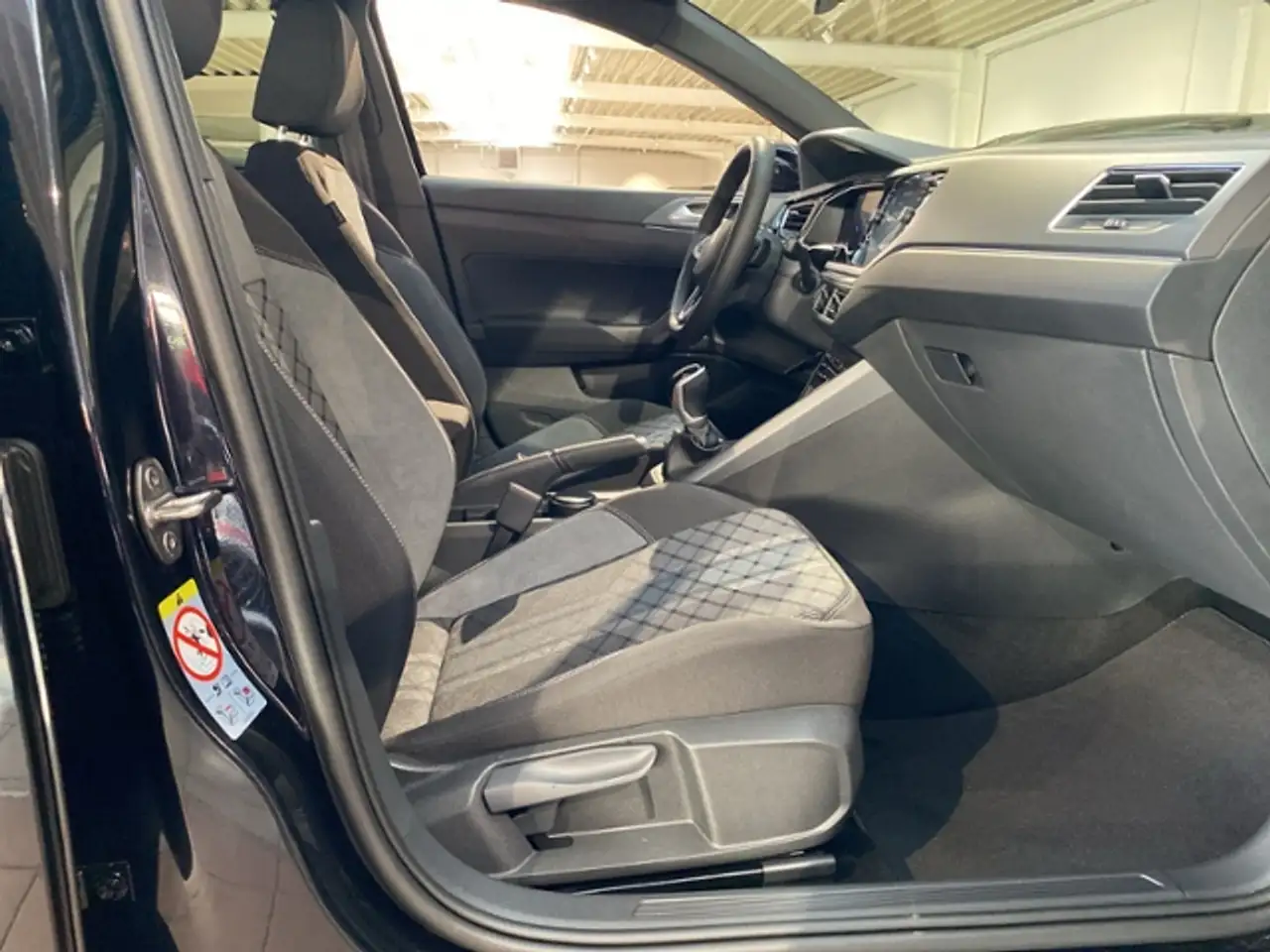 Volkswagen Taigo R-Line 1.5 TSI DSG Blackstyle Matrix Keyless Kame 12