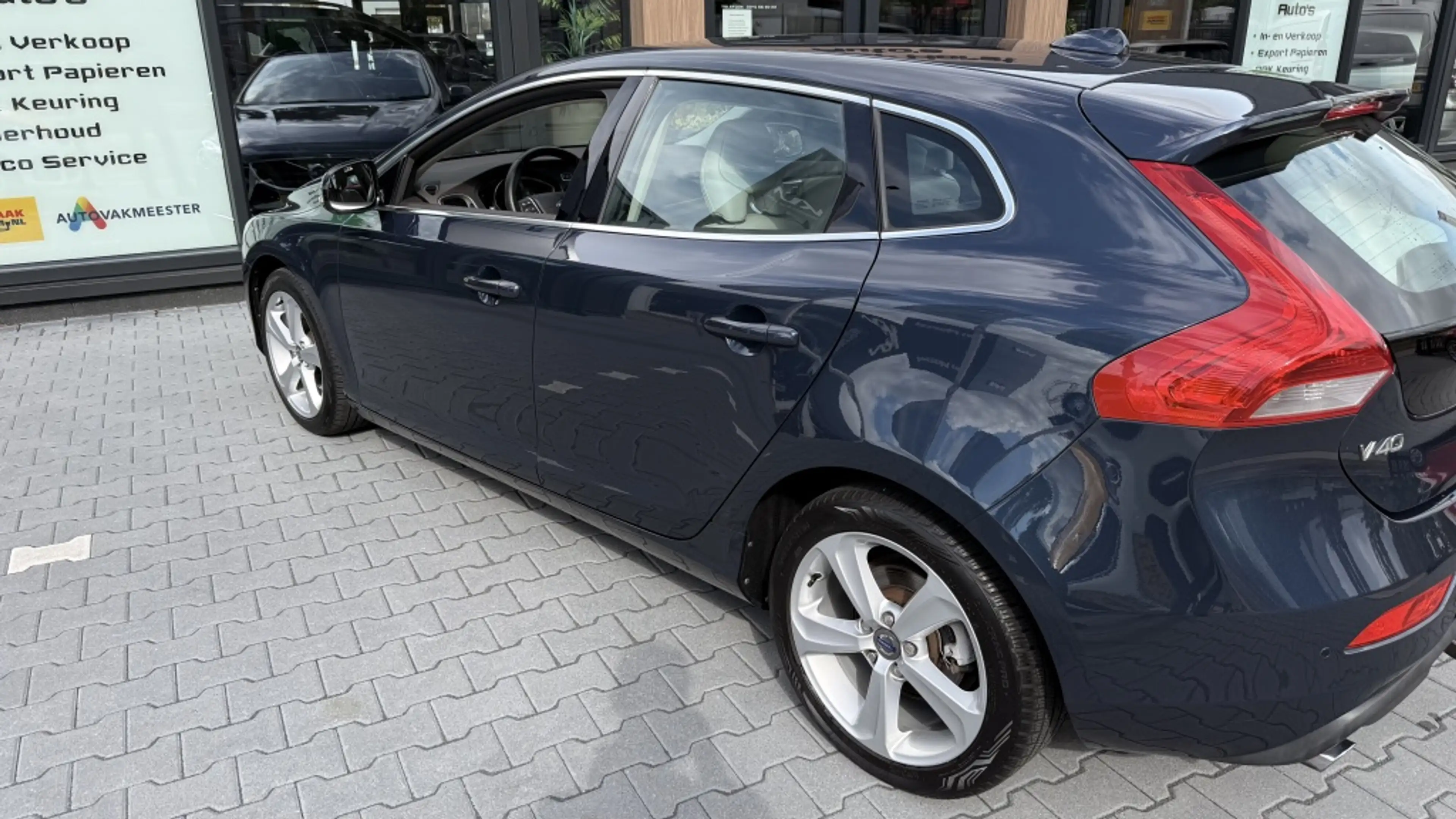 Volvo V40 1.6 T4 Summum automaat — photo 5