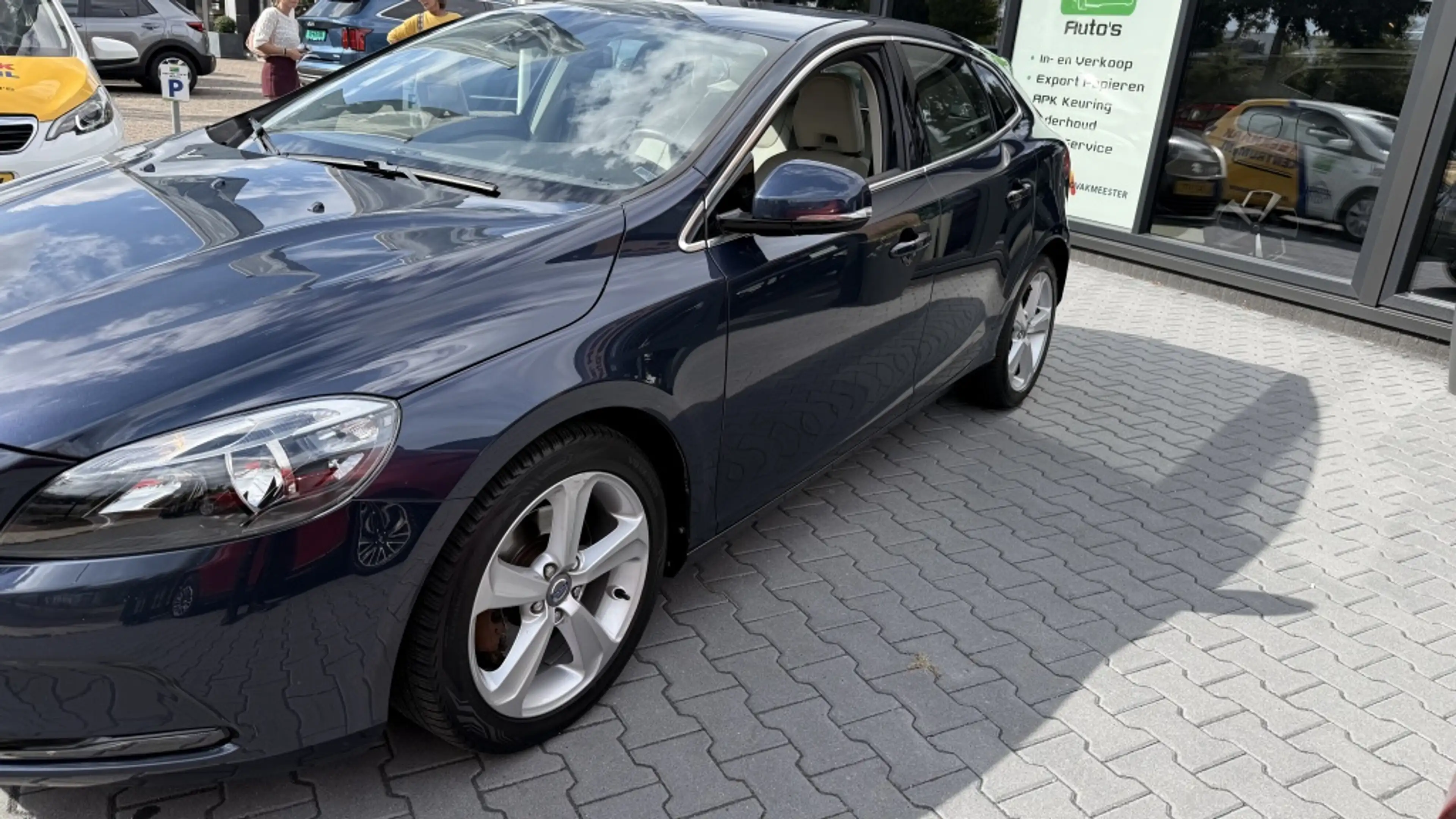 Volvo V40 1.6 T4 Summum automaat — photo 4