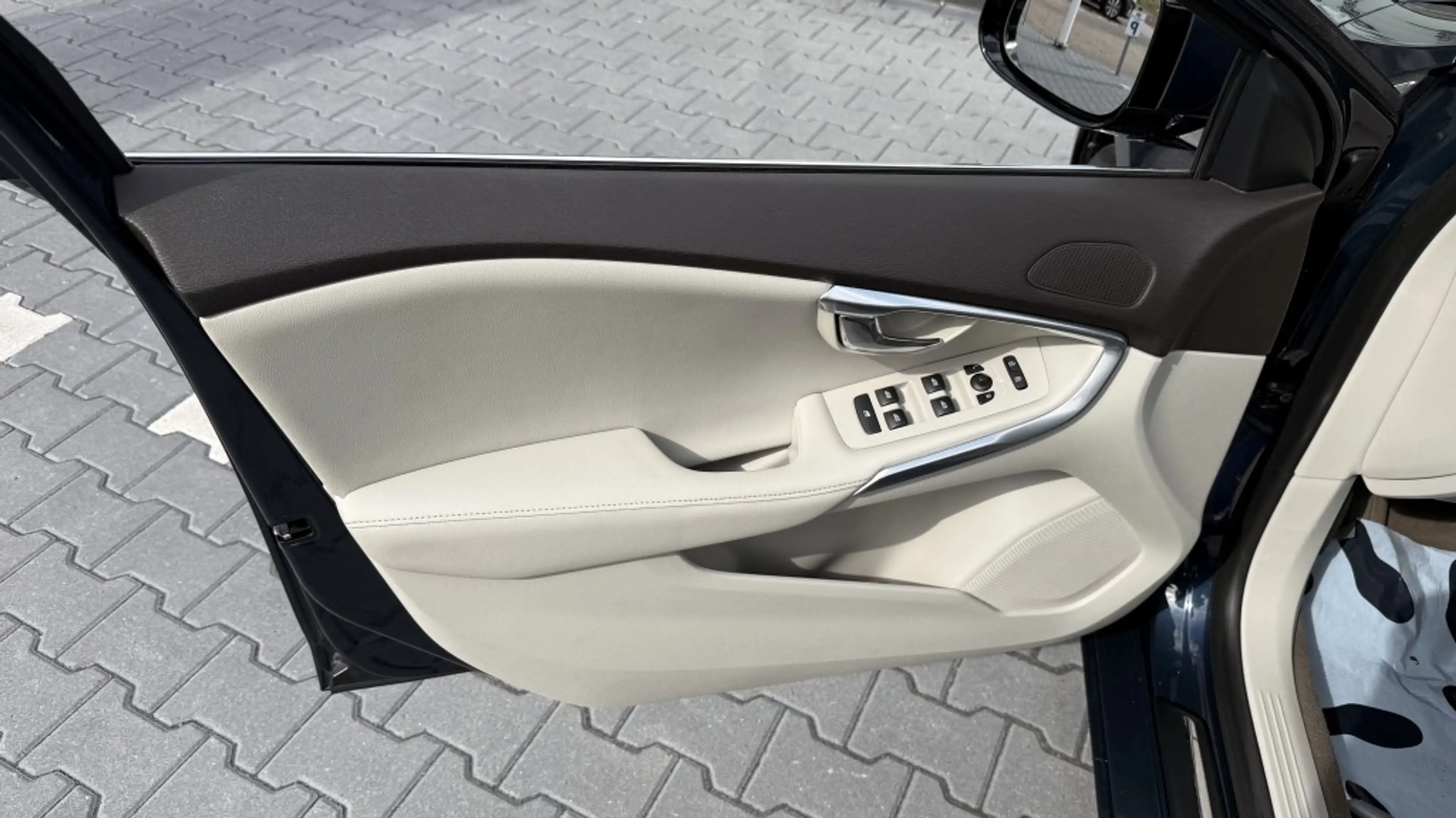 Volvo V40 1.6 T4 Summum automaat — photo 8