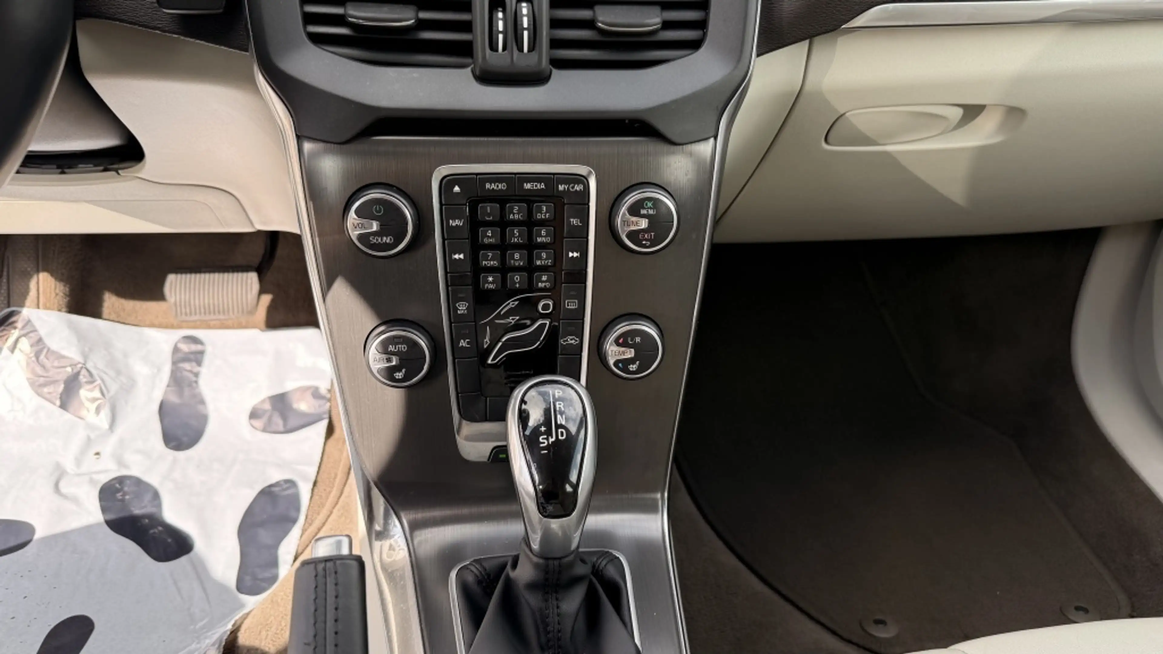 Volvo V40 1.6 T4 Summum automaat — photo 14