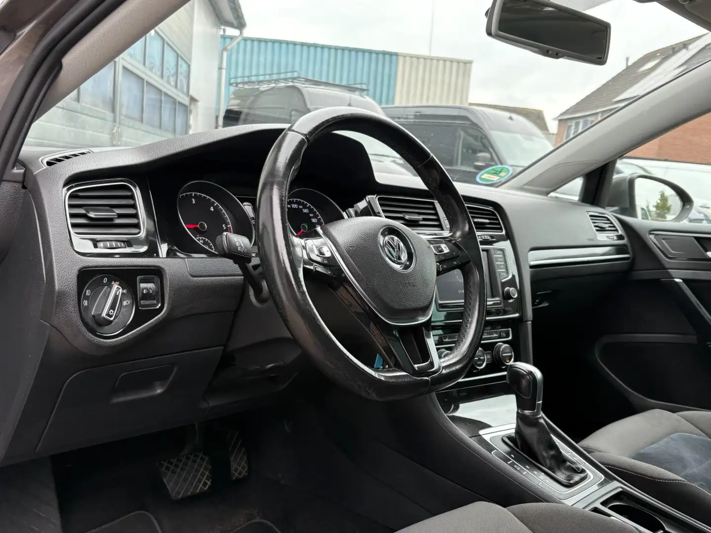 Volkswagen Golf Variant 1.6TDI 110pk Autom. Highline Pano Navi Camera Clim Gris - 2