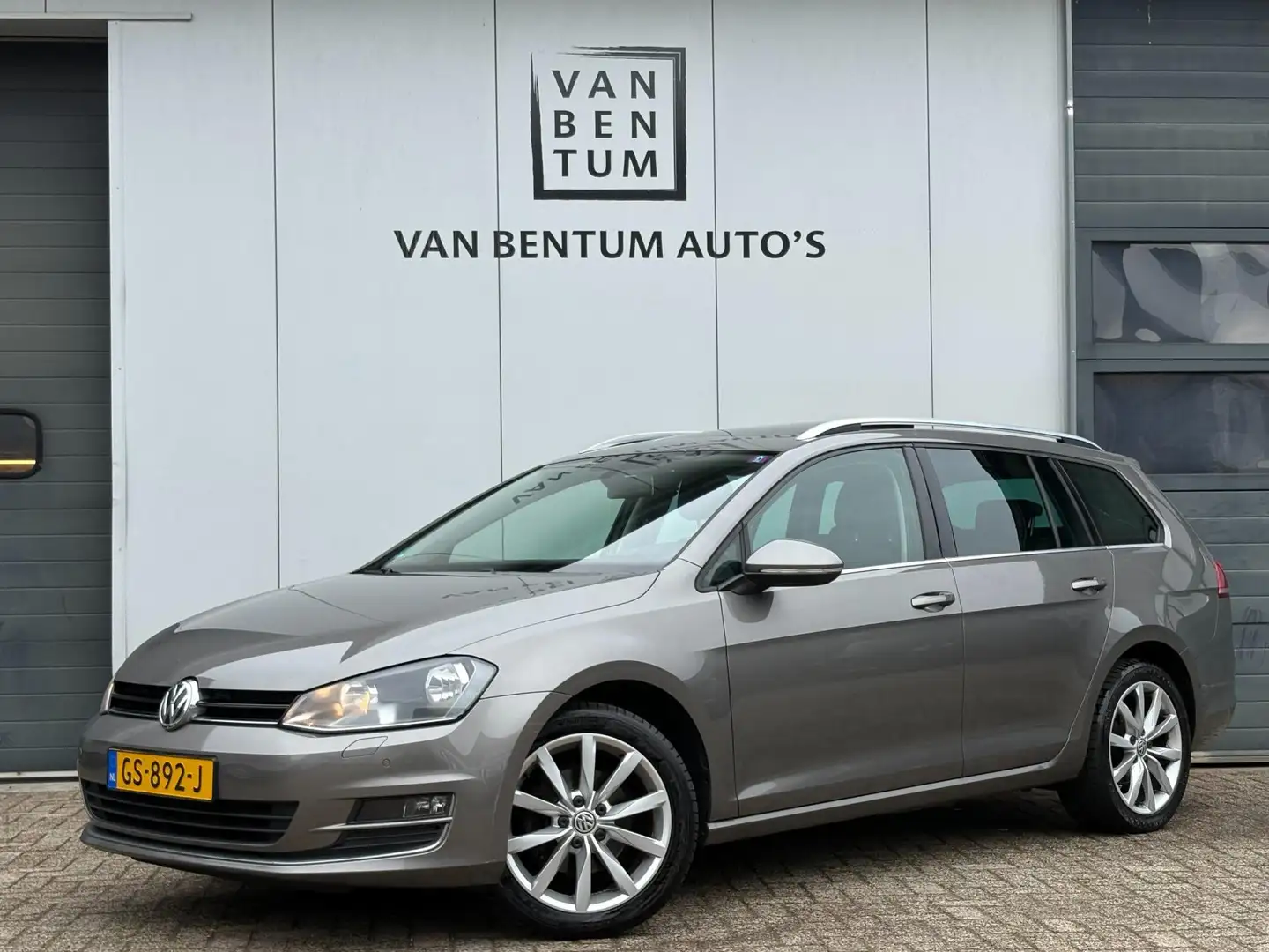 Volkswagen Golf Variant 1.6TDI 110pk Autom. Highline Pano Navi Camera Clim Gris - 1