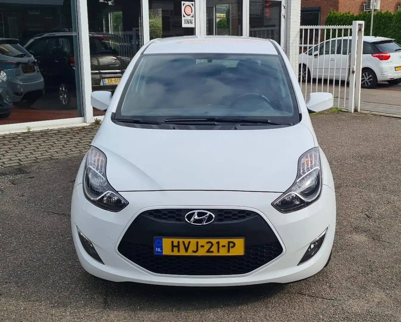 Hyundai iX20 1.6i Go! Automaat,Navi,Camera,pdc,Cruise,RIJKLAARP Wit - 2