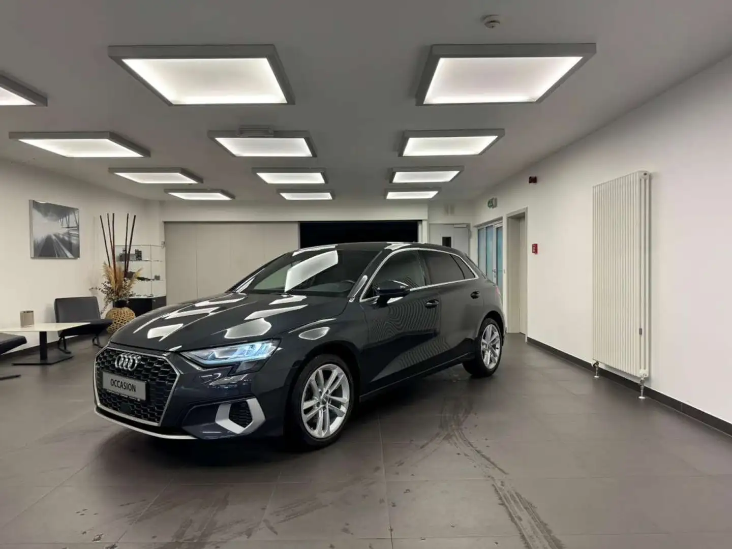 Audi A3 Sportback advanced 35 TFSI 110(150) kW(ch) S troni Gris - 1