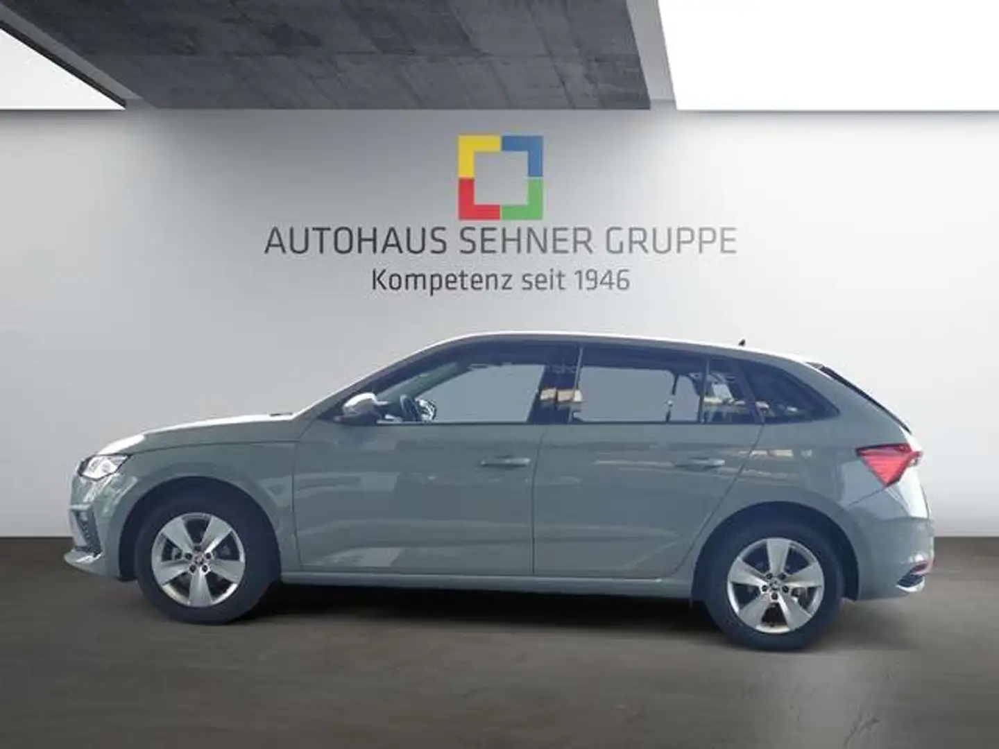 Skoda Scala Essence +SHZ+Klima+CarPlay Gris - 2