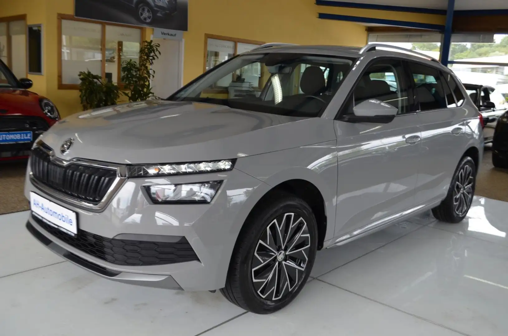 Skoda Kamiq Style AUTOMATIK / Bi-XENON / KLIMA / PDC Grau - 1