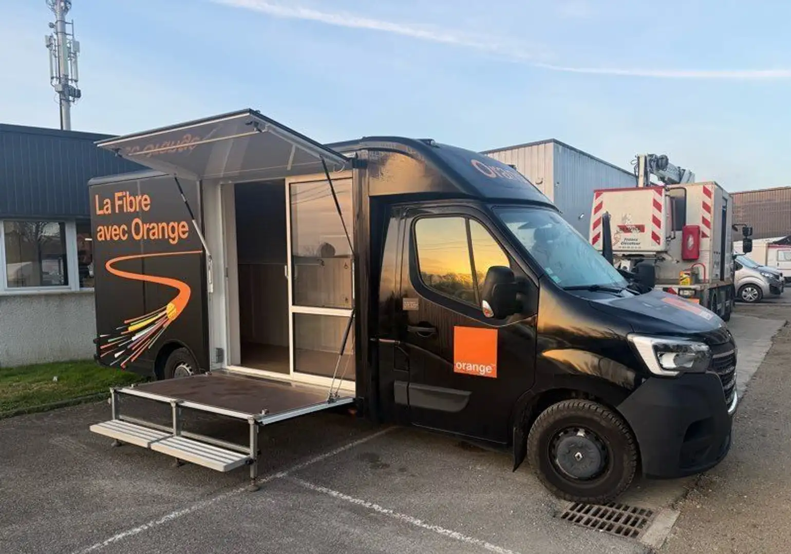 Renault Master 27490ht 20m3 plancher bas cellule de vie Schwarz - 1