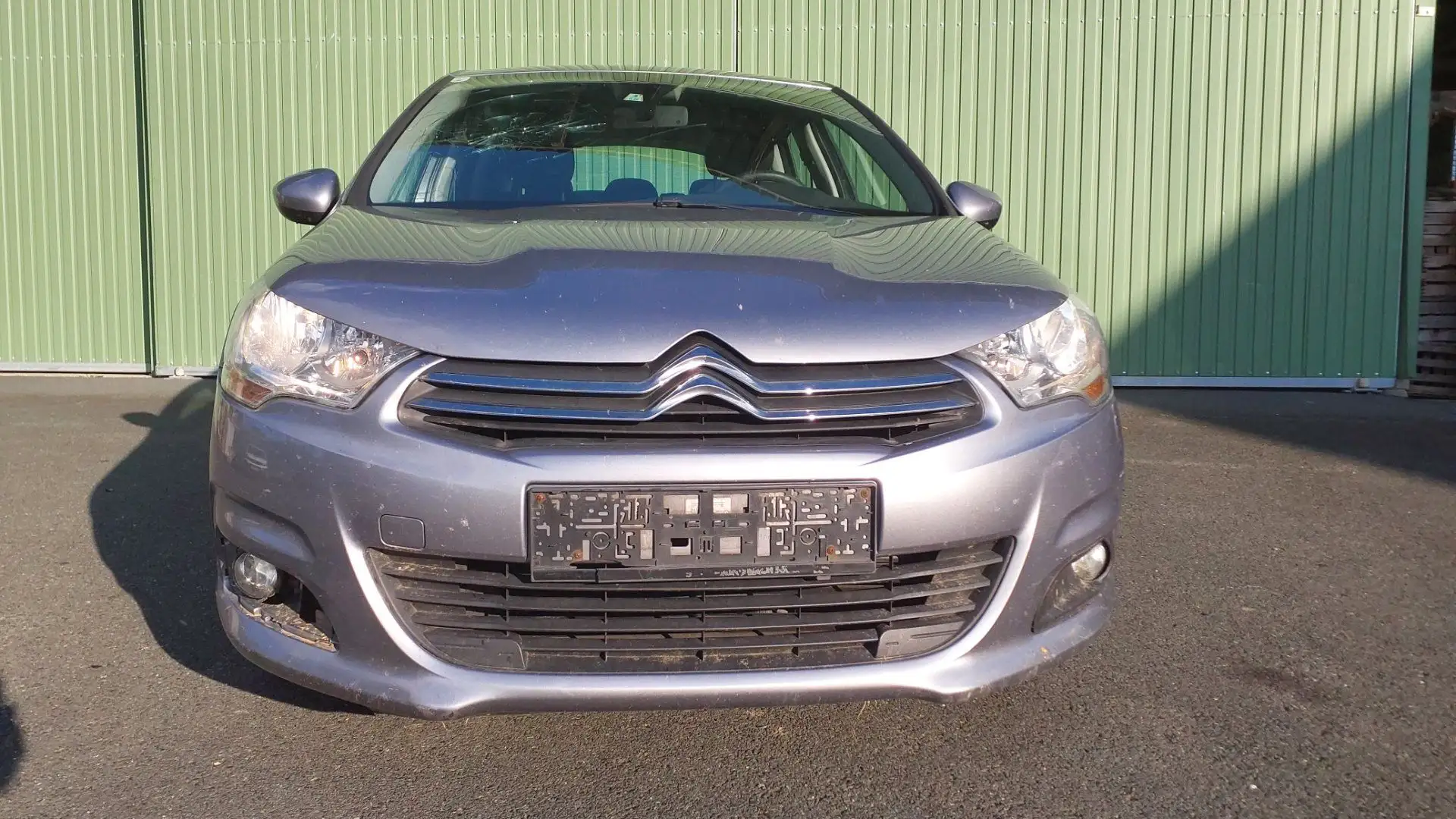 Citroen C4 Limousine Blue HDI 100 Grau - 1