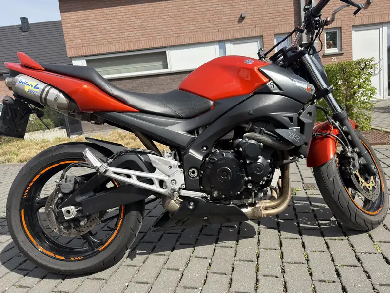 Suzuki GSR 600 - foto 4