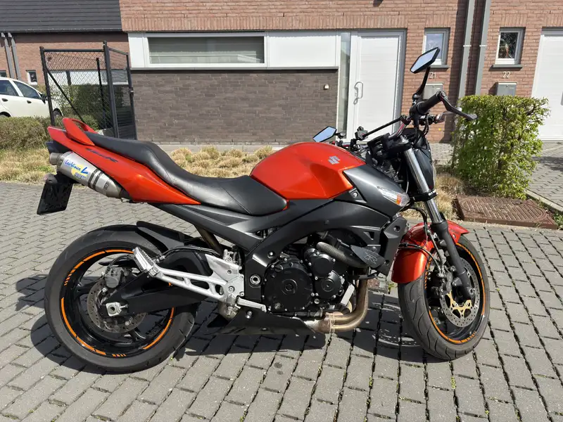 Suzuki GSR 600 - foto 5