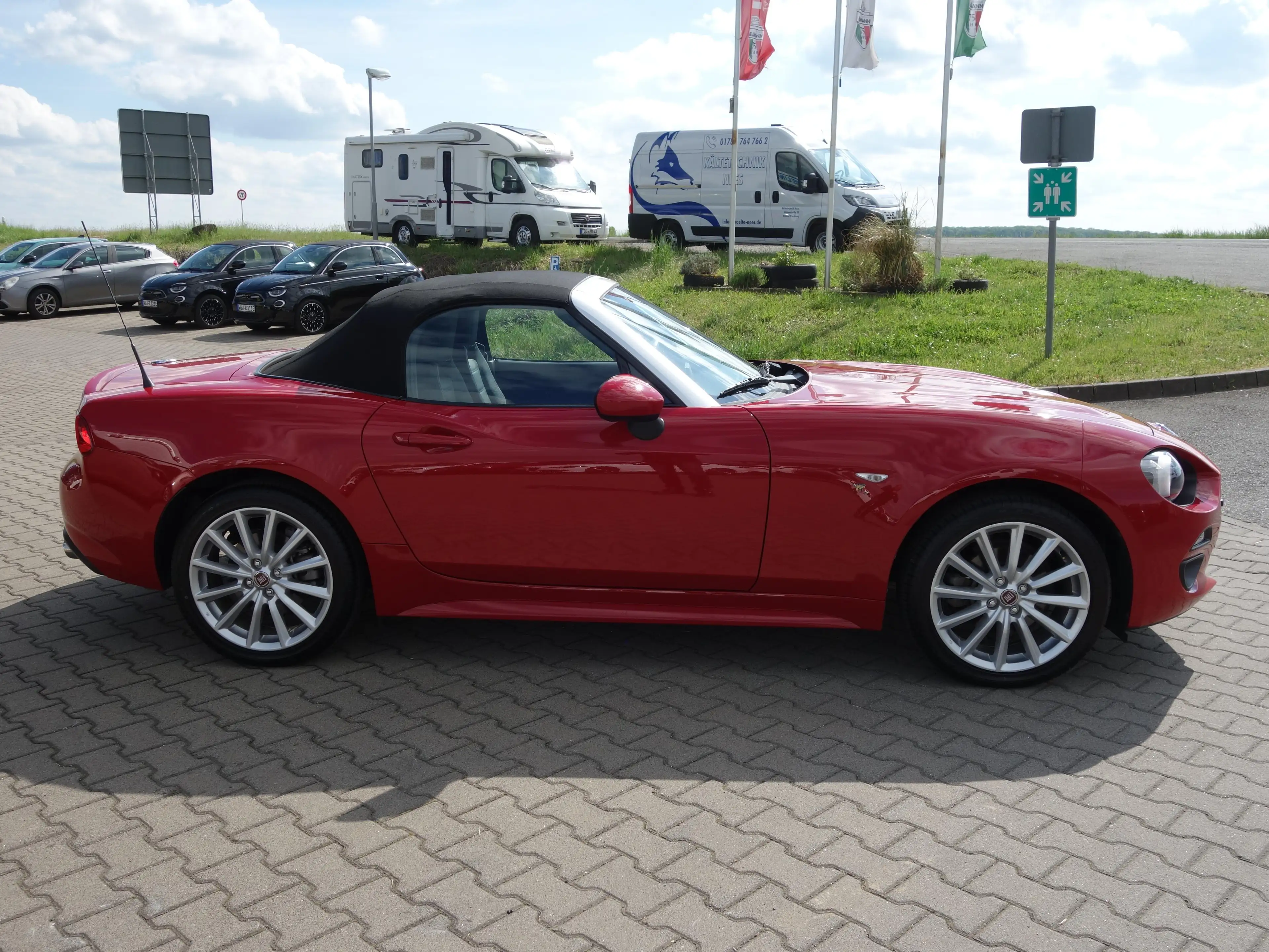 Fiat 124 Spider Lusso *Radiopaket/PDC/SHZ* — photo 3
