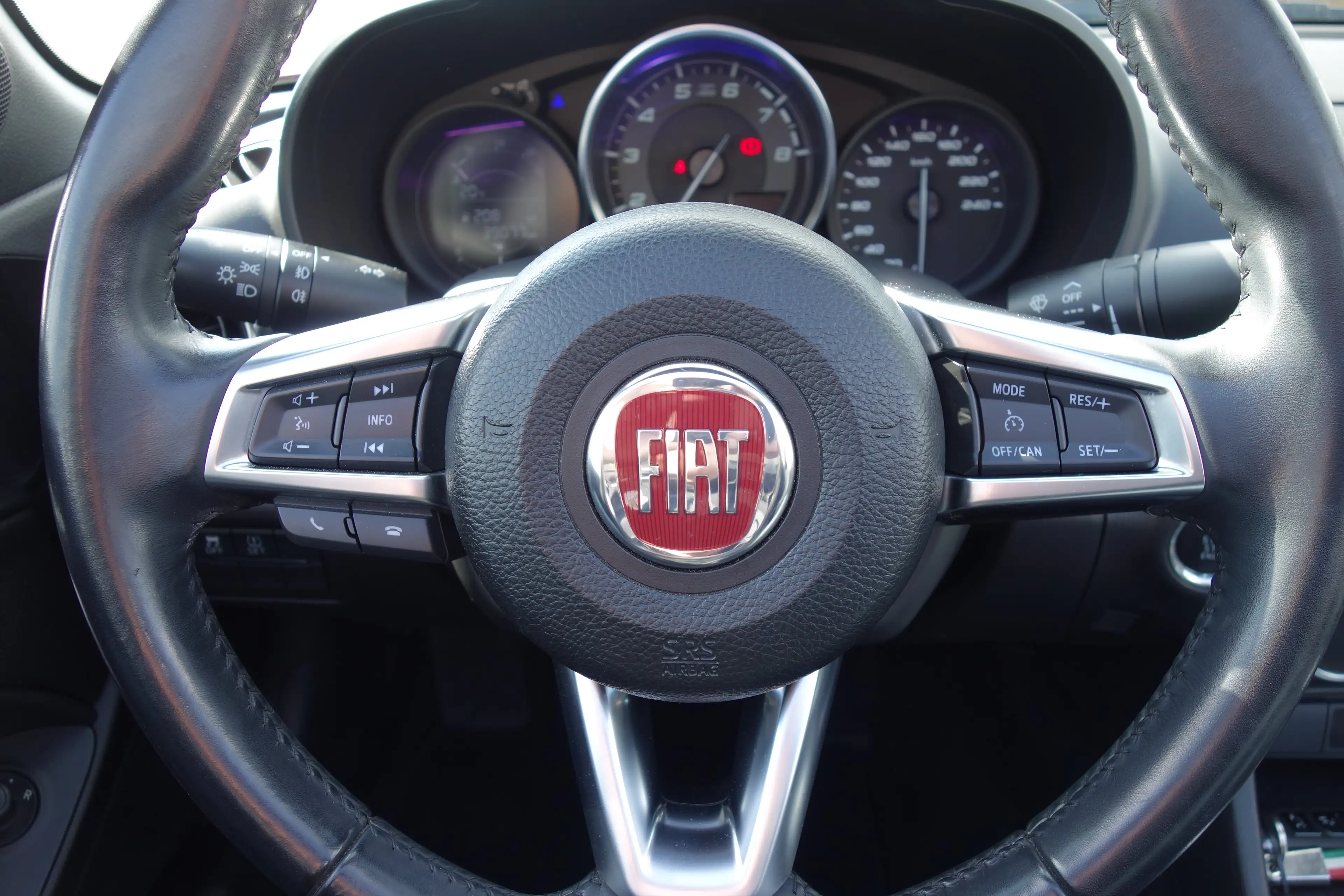 Fiat 124 Spider Lusso *Radiopaket/PDC/SHZ* — photo 13