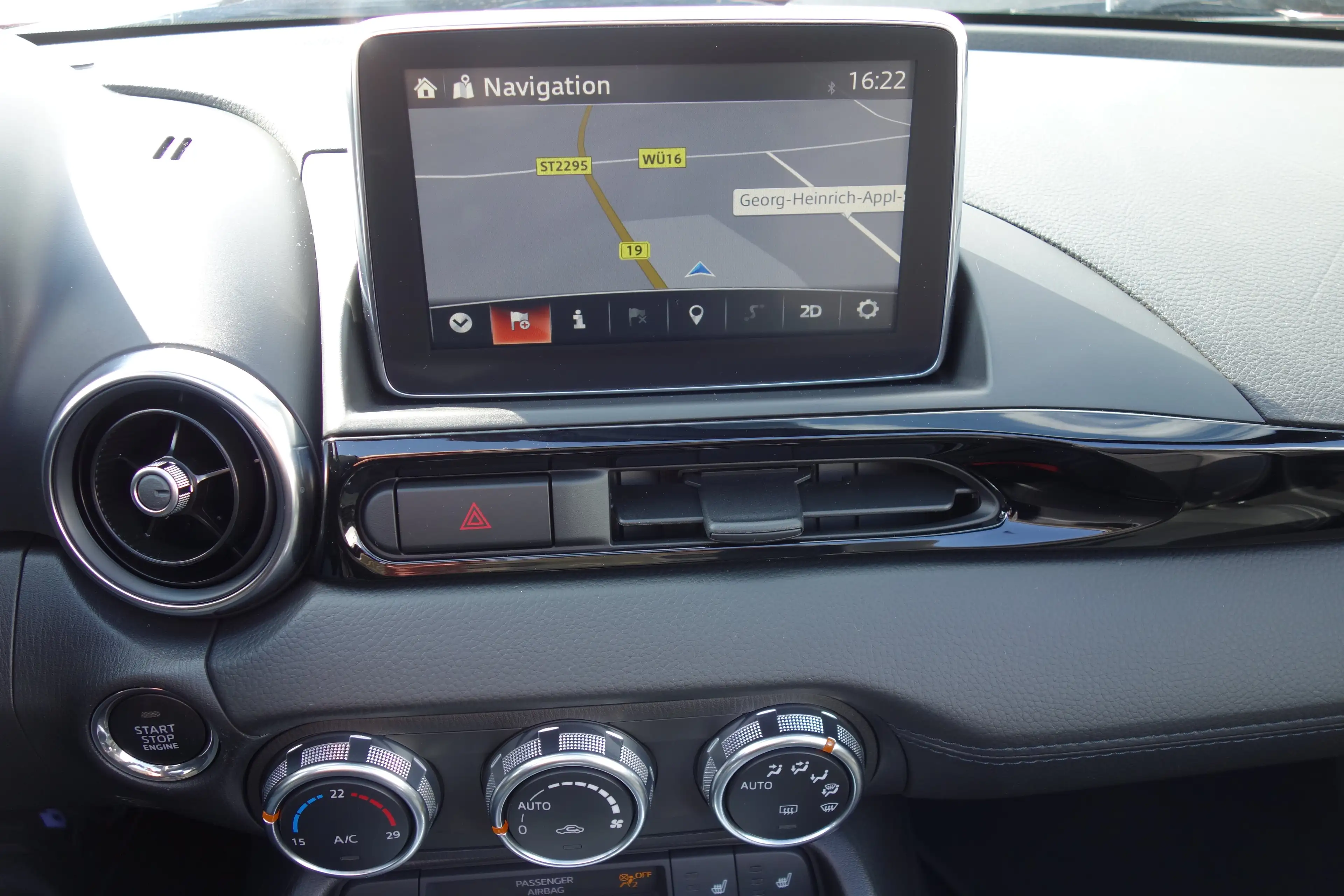 Fiat 124 Spider Lusso *Radiopaket/PDC/SHZ* — photo 15