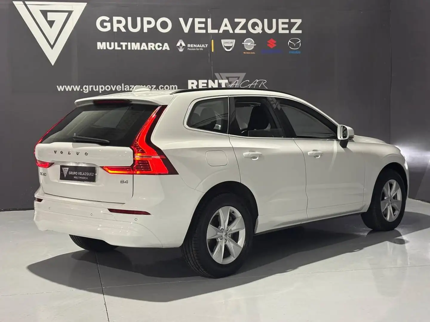 Volvo XC60 D4 Business Plus Aut. Bianco - 2
