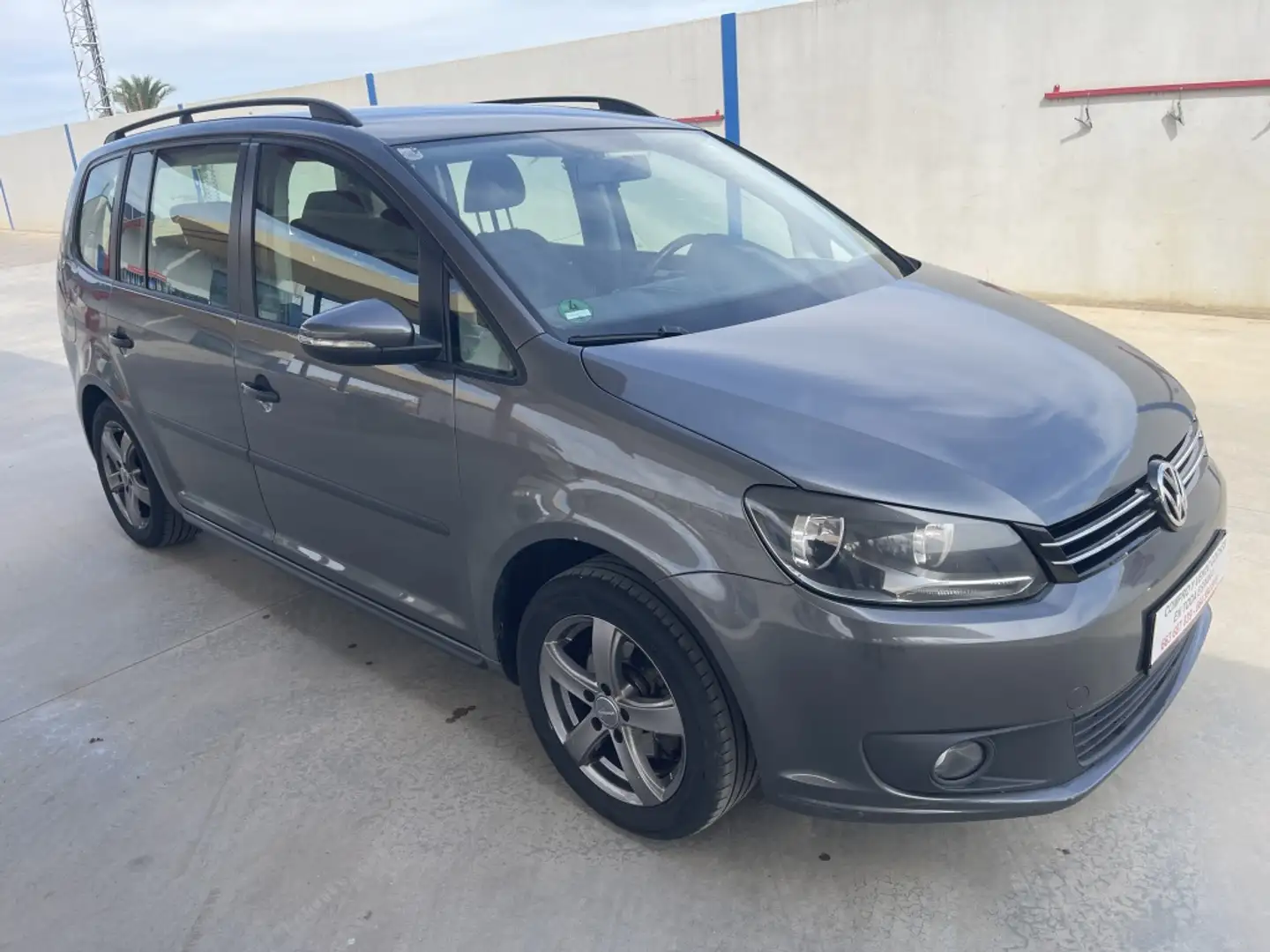 Volkswagen Touran 1.6TDI Business BMT 105 Marrón - 2
