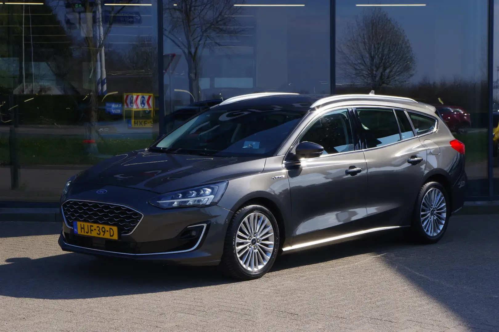 Ford Focus Wagon 1.0 EcoBoost 125 PK Automaat Vignale BNS, B& Grijs - 1