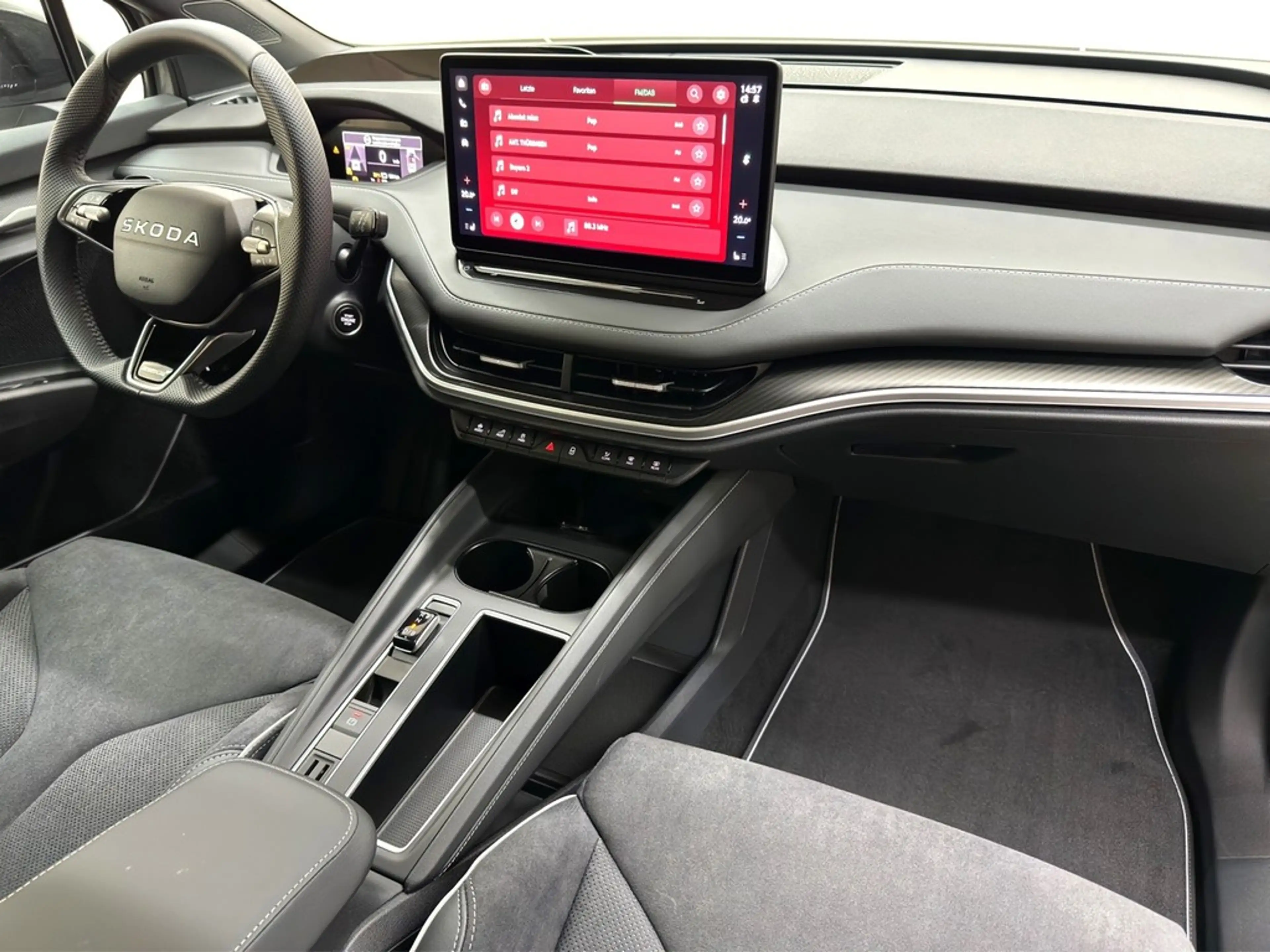 Skoda Enyaq 85x Sportline AHK*PANO*CANTON*HUD*MATRIX*NAV*SH... — photo 12