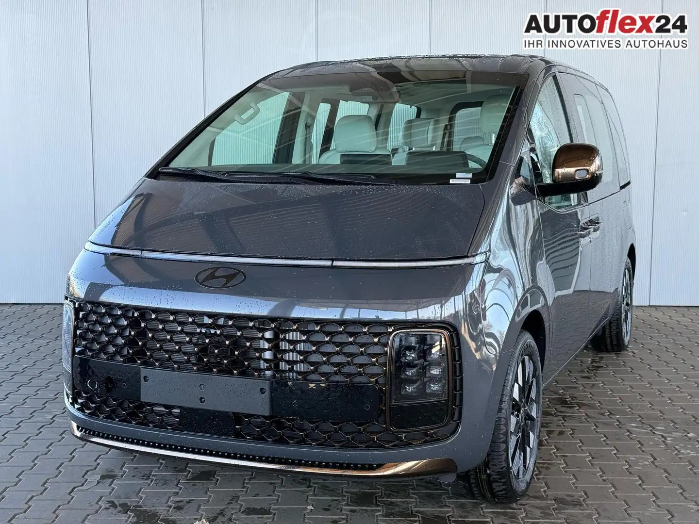 Hyundai STARIA Luxury 1.6 T-GDi HEV 2WD 7-Sitze 165 kW (224 PS... Grau - 1