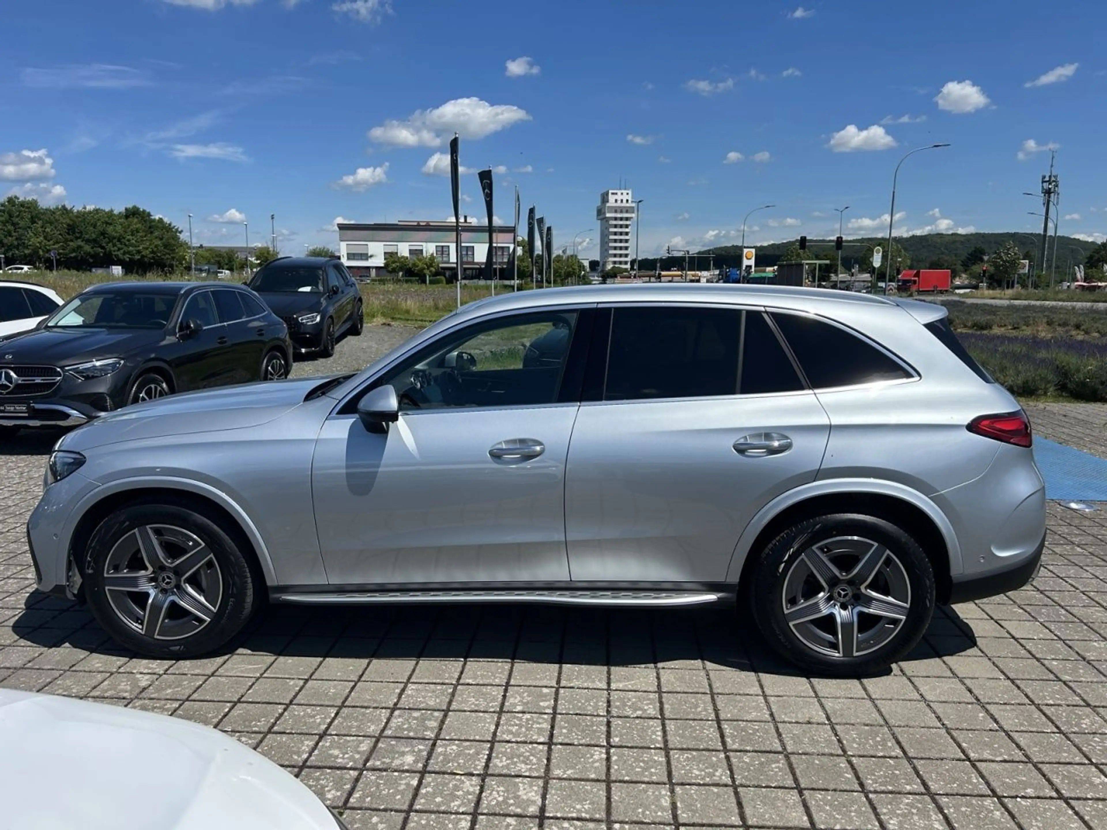 Mercedes-Benz GLC 200 4M AMG+DIGI LIGHT+MEMORY+TOTW+AMBIENTE — photo 9