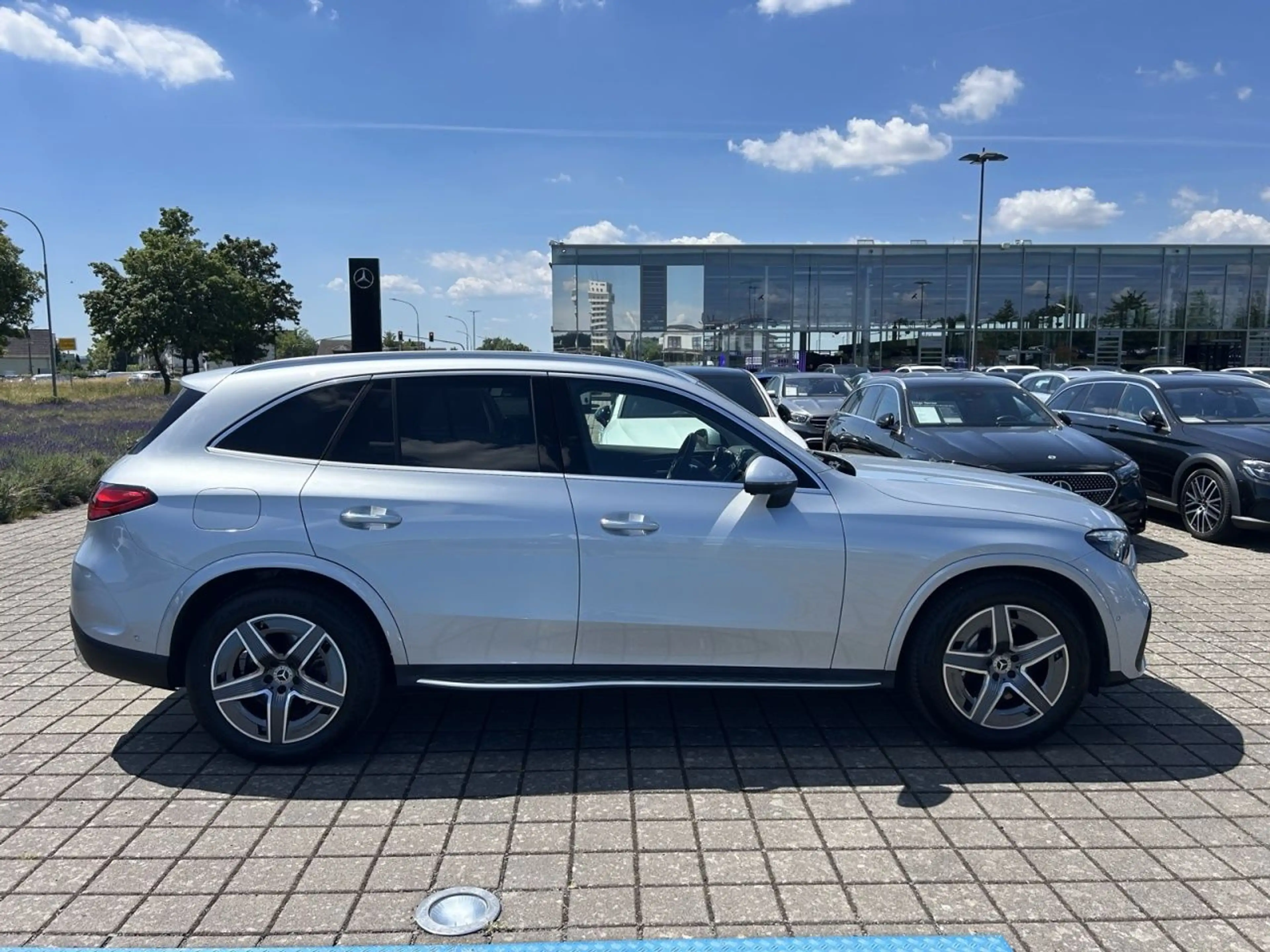 Mercedes-Benz GLC 200 4M AMG+DIGI LIGHT+MEMORY+TOTW+AMBIENTE — photo 5