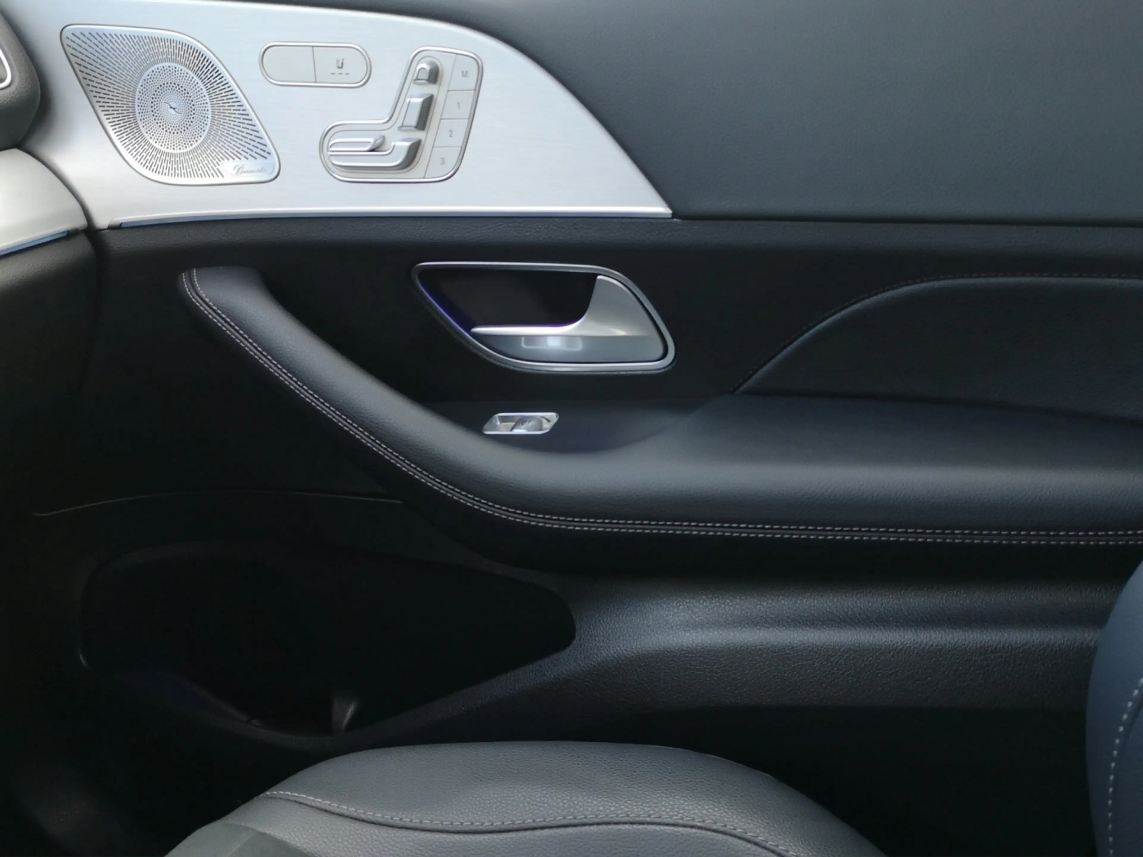 Mercedes-Benz GLE 300 d 4M AMG Line Advanced Plus*AHK*Panorama — photo 14