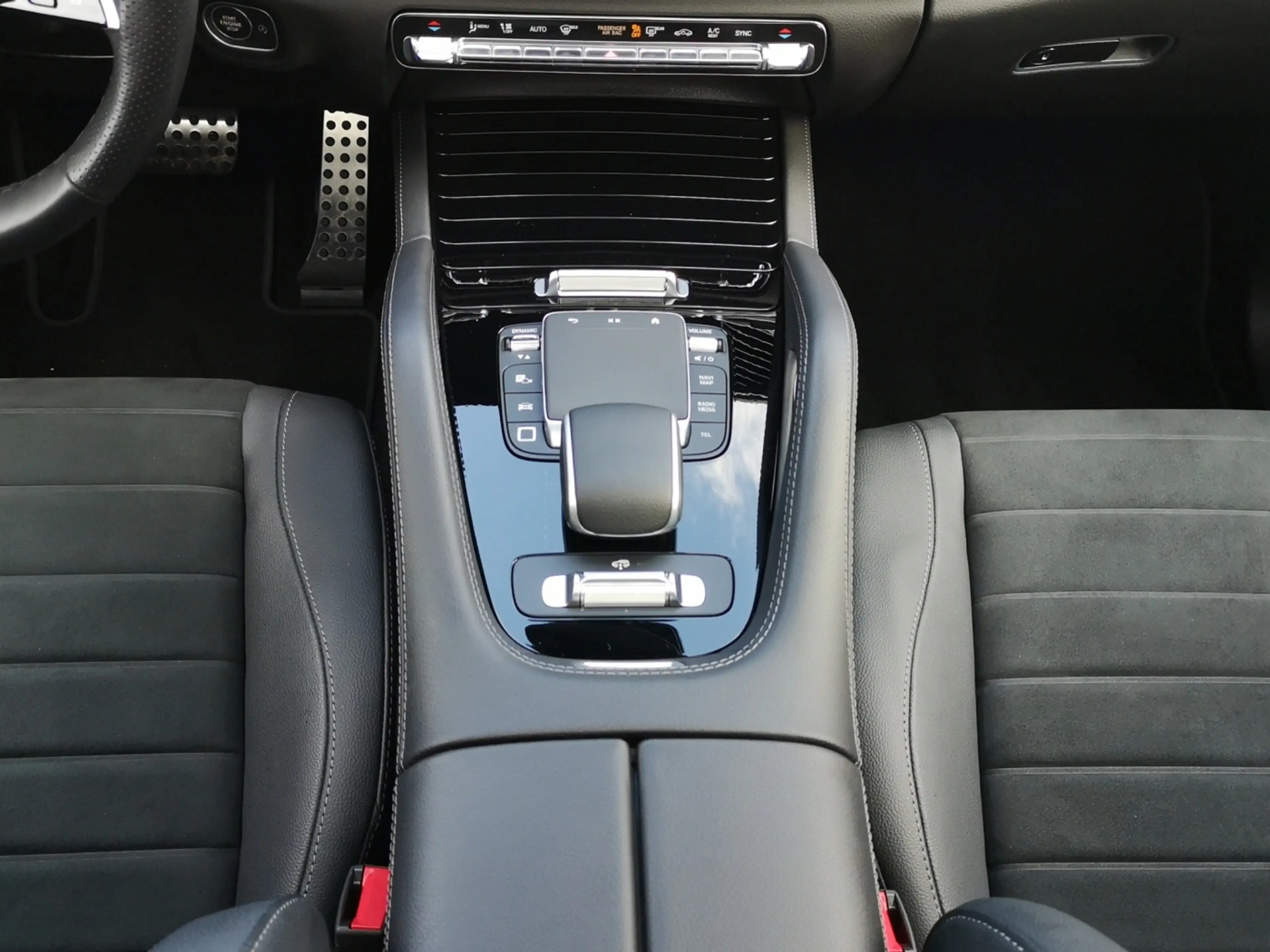 Mercedes-Benz GLE 300 d 4M AMG Line Advanced Plus*AHK*Panorama — photo 13