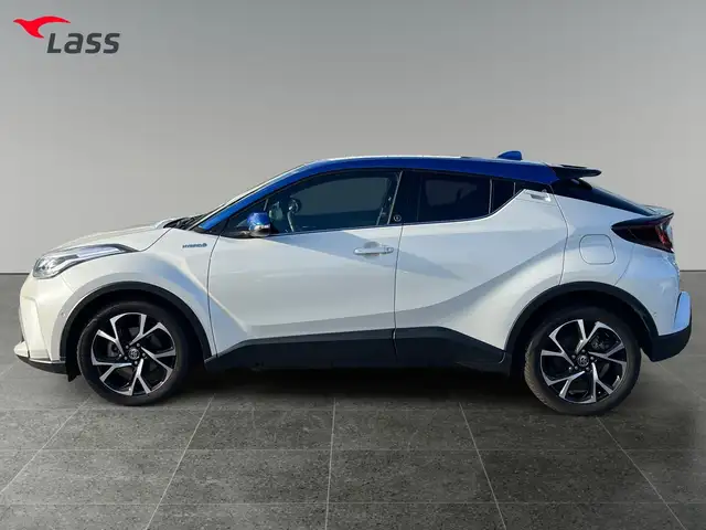 Toyota C-HR view 3