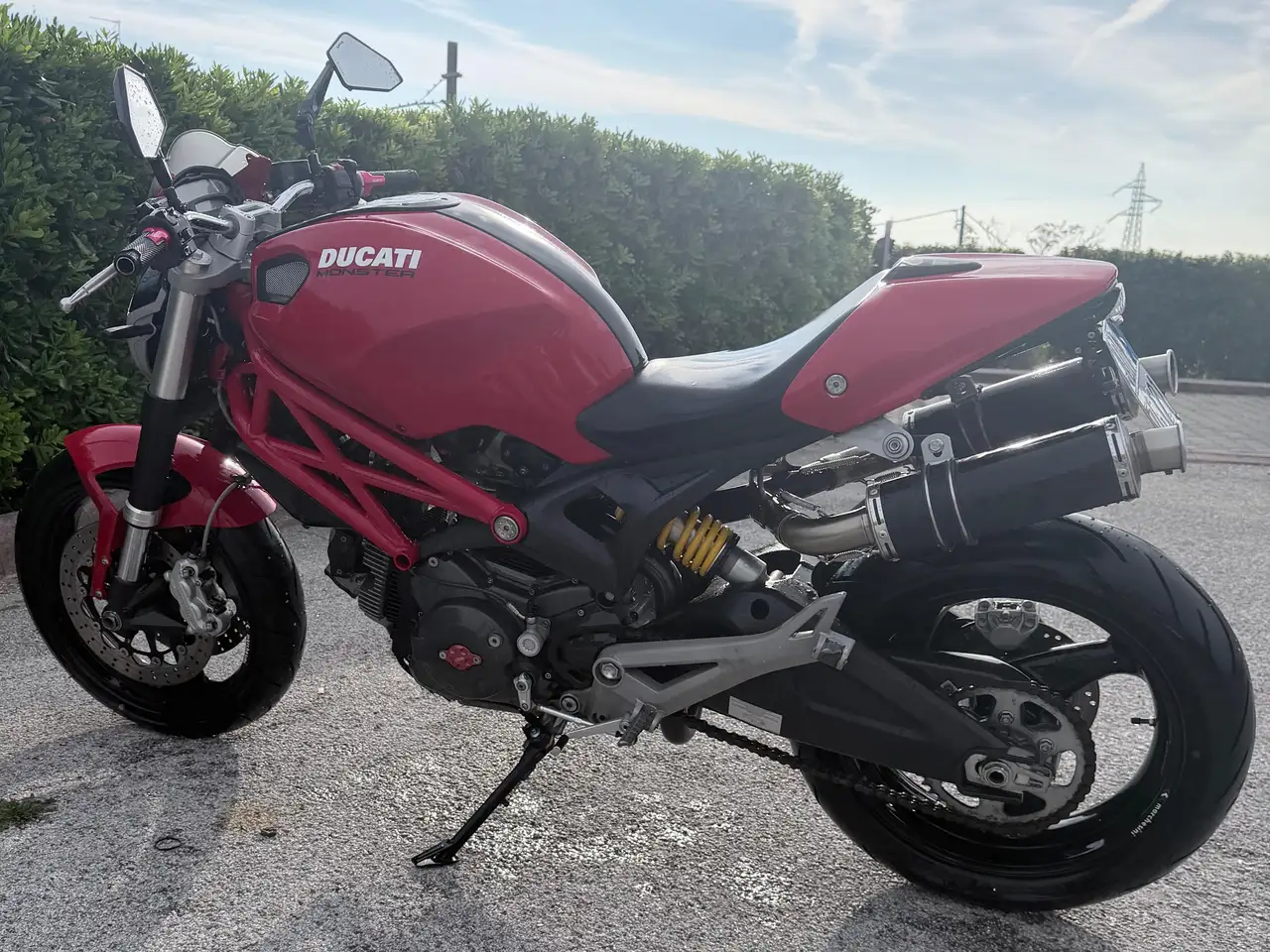 Ducati Monster 696