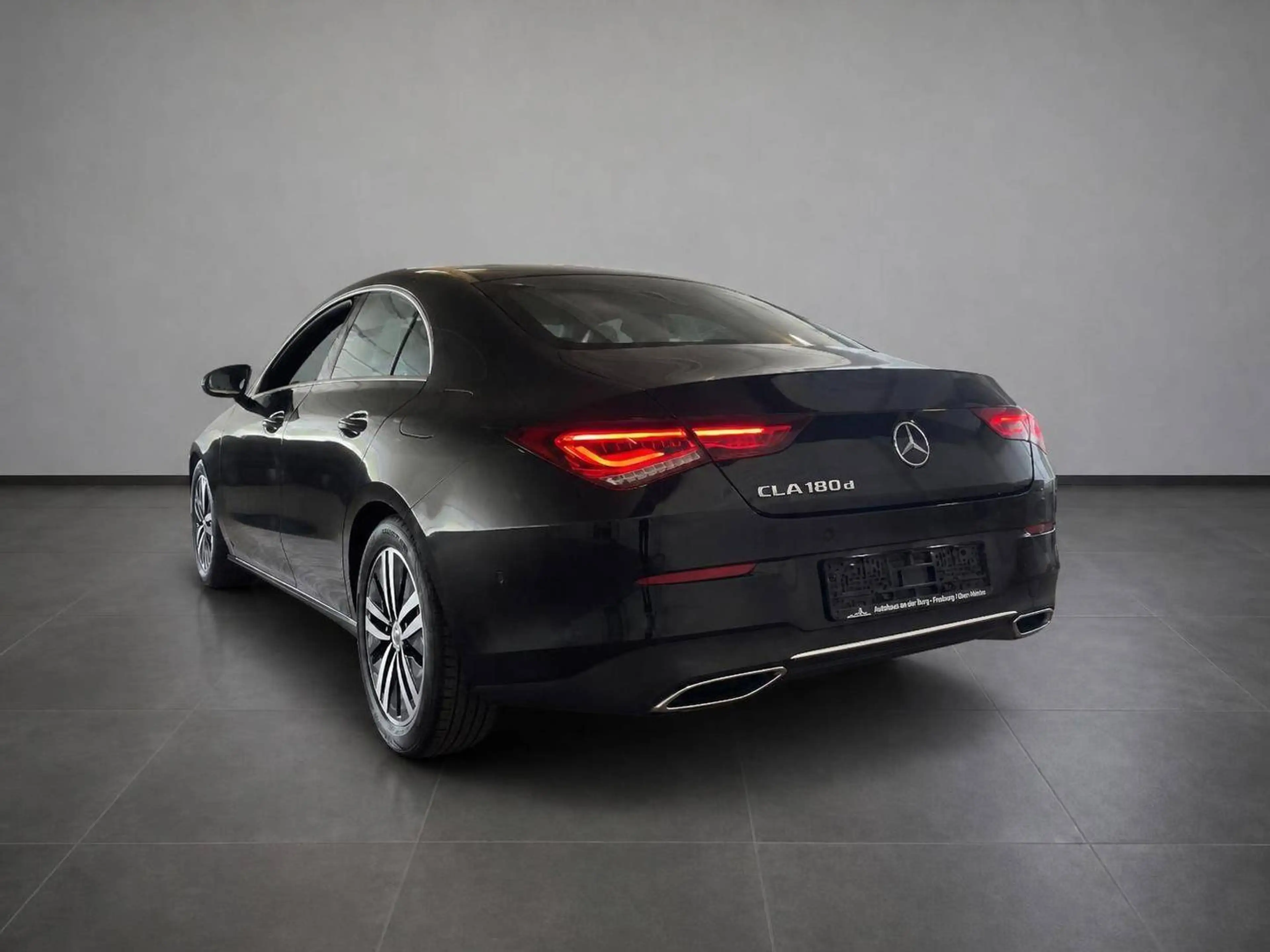Mercedes-Benz CLA 180 CLA 180 d*Navi*DAB Radio* — photo 5