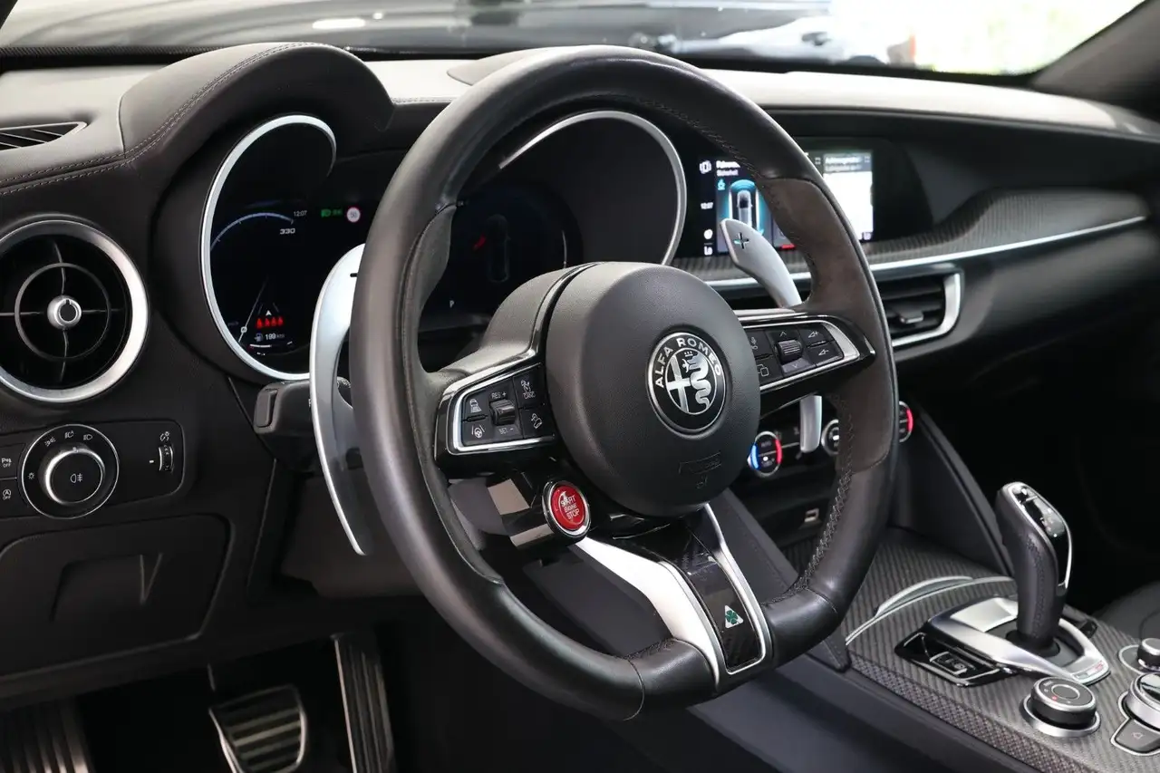 Alfa Romeo Stelvio 2024 — фото 13