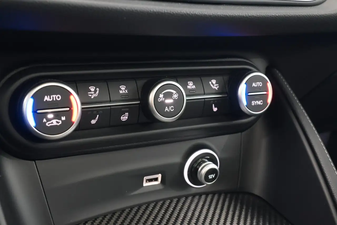 Alfa Romeo Stelvio 2024 — фото 19