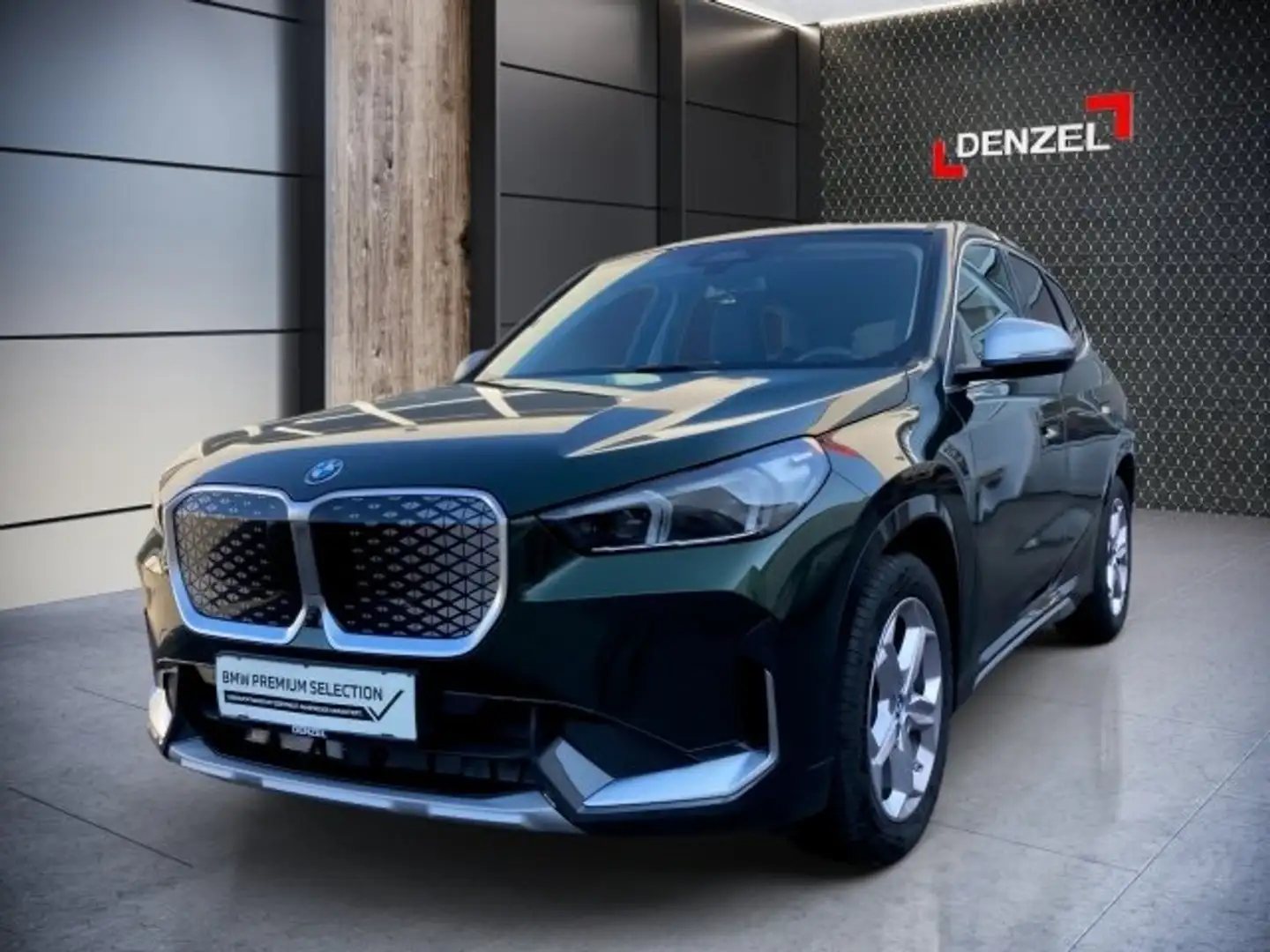 BMW iX1 eDrive20 U11 Grün - 2