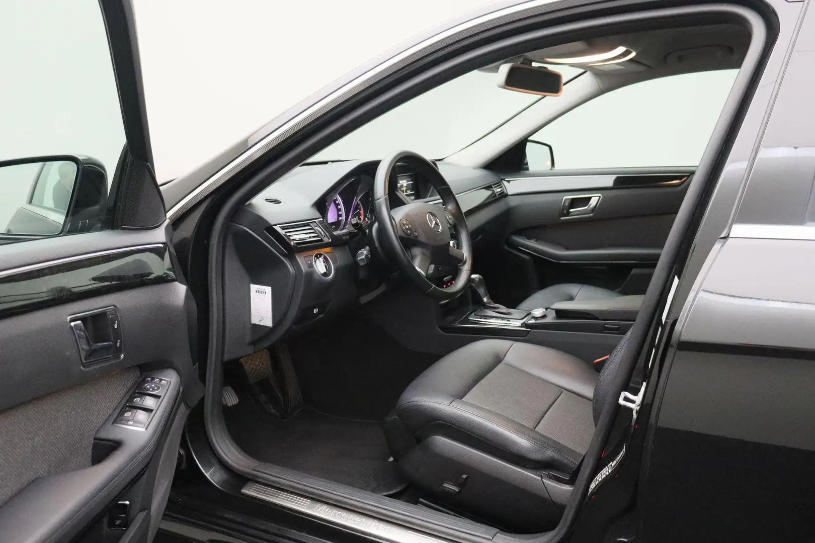 Mercedes-Benz E 200 CGI Business Class Avantgarde 2011 Naviagtie | Blu Schwarz - 2