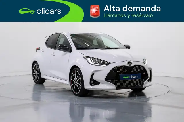 Toyota Yaris view 3