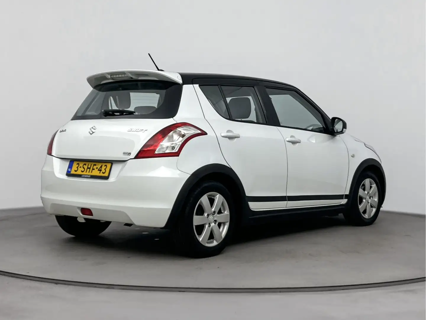 Suzuki Swift 1.2 Bandit EASSS | Lichtmetalen Velgen | Airco | A Wit - 2